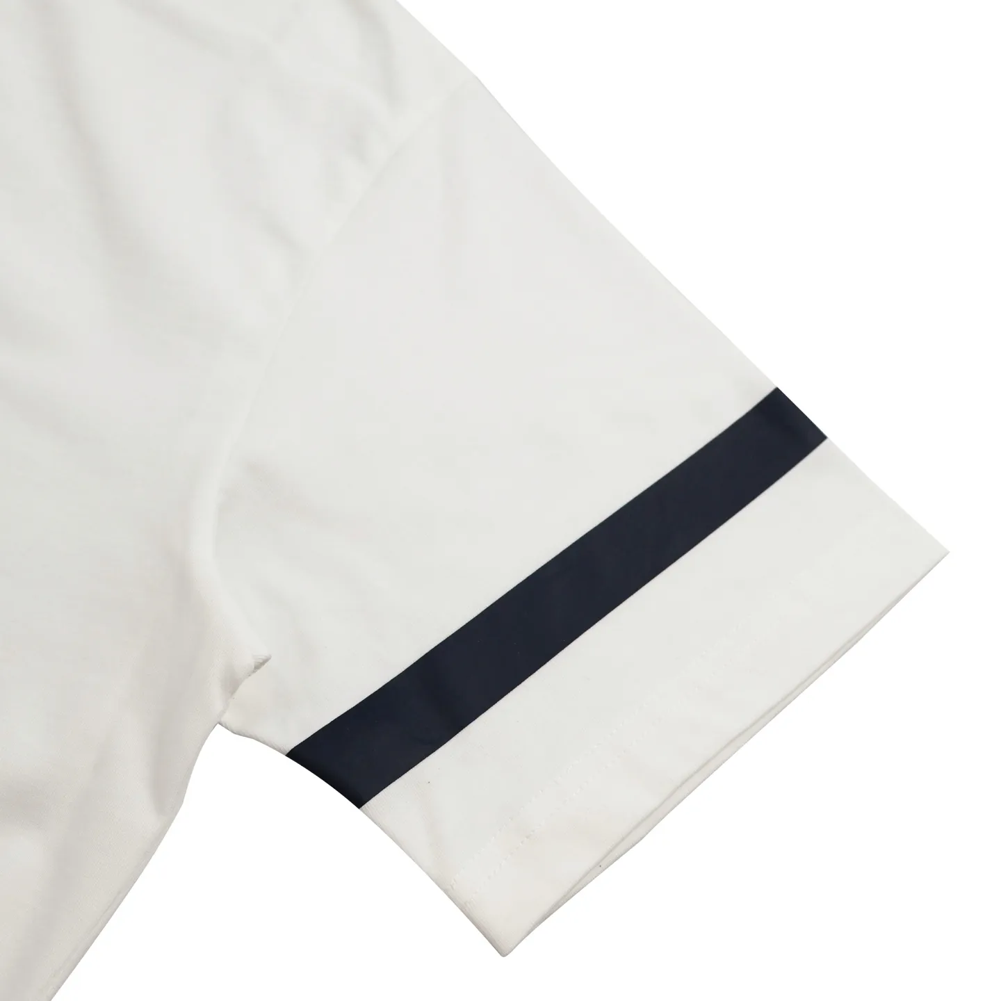 🅿️280 [Exclusive supply] CD 47 colorful embroidered short-sleeves (white) originally purchased for 11,500, custom-woven and dyed in matching colors, 20 counts, 230g pure cotton slub knitted fabric. The 47 artistic letters are made by needle embroidery technology, which has a strong sense of lines and three-dimensionality, enriching the spatial hierarchy of the overall picture. Color-fixed dyeing is made of soft fine wool and brightly colored wool. Patterns are formed by inserting stitches, which has a unique texture and artistic effect. The overall pattern ensures that the crossing and overlapping of wool threads are reasonable and beautiful to enhance the artistic effect of the finished product. The small mark on the hem is customized accessories. Straight round neck version, standard hanging version, with shoulder-length design, basic solid color, classic and versatile, perfect for wearing inside or outside. Size:S-M-L