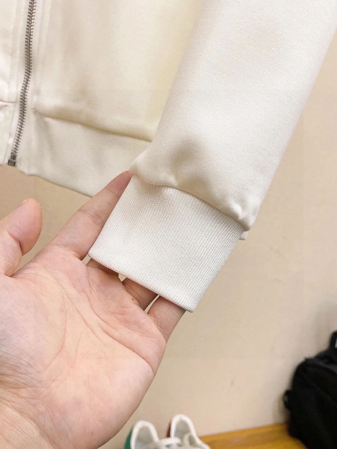 🅿️420 [DIOR Dior] (Fat Man Gospel) hot-selling suit is coming. Focus on the original version of the official website. 2025 new hot-selling cardigan sweater suit. The original order is the best product. 🇭🇰The meticulous work of top designers is dedicated to a fitting and perfect upper body effect. All-natural high-quality Roman cotton 100%, close-fitting comfort, noble and elegant! Original hardware embodies elegance and nobility! Counter size: M-5XL (maximum wear up to 220 pounds)
