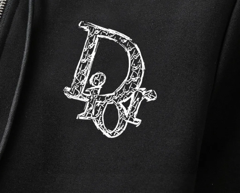 🅿️460 brand [DIOr Dior] (velvet and thickened) 2025 autumn and winter new product, celebrities’ favorite fashion-flavored casual suit, clean and neat tailoring, full of urban style. It is made of high-quality customized fabrics, with excellent thermal insulation effect inside, soft and dry feel, and a crisp and stylish upper body effect. The three-dimensional cutting process and the pattern are all of high standards, and the silhouette version has the right benefits! It is not tight at all, and you feel good when you put it on. So many top-quality raw materials create high-end products with unparalleled value. It is the first choice for high-end fashion people. (Size: M-4XL can wear up to 200 pounds)