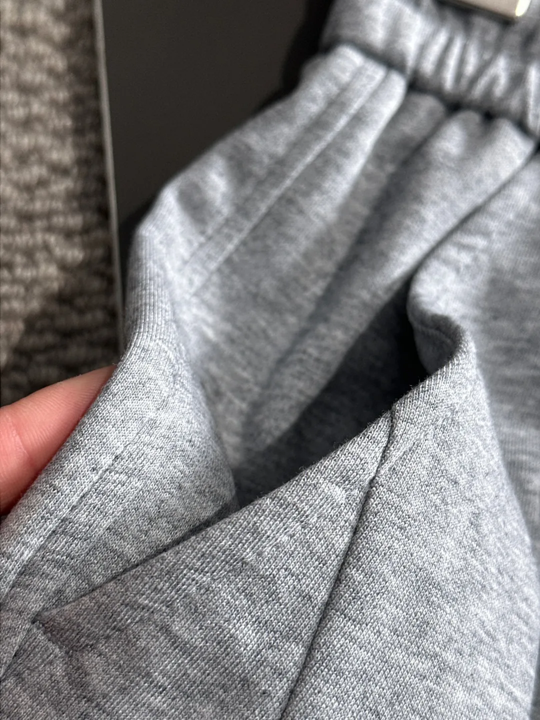 🅿️400 next day shipping Dior 2025 spring and summer new elastic band casual pants, thin counter custom fabrics, high breathability and comfort, impeccable details, brand element design concept, reflecting high quality. It feels delicate and soft! It presents a casual cut and the upper body shape is great! Size: M-4XL