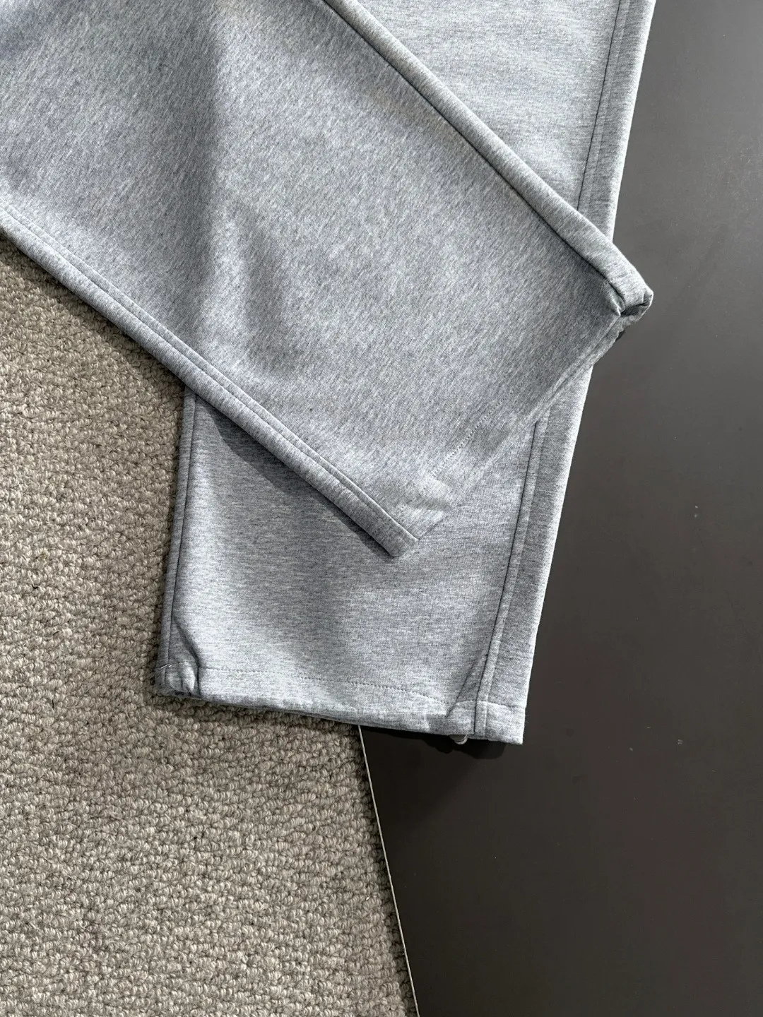 🅿️400 next day shipping Dior 2025 spring and summer new elastic band casual pants, thin counter custom fabrics, high breathability and comfort, impeccable details, brand element design concept, reflecting high quality. It feels delicate and soft! It presents a casual cut and the upper body shape is great! Size: M-4XL