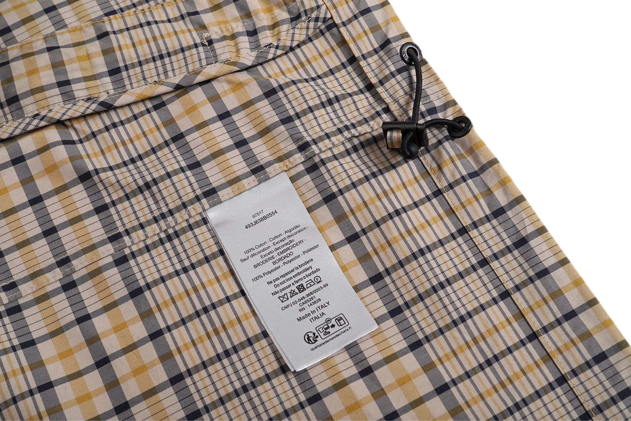 🅿️520 [Exclusive supply] CD diamond embroidered plaid stand collar jacket The original product was purchased for RMB 18,500 and developed. The fabric is made of custom-made beige cotton blend fabric, which feels comfortable and soft, skin-friendly and breathable. It is decorated with beige and navy blue patterns throughout, and is decorated with iconic logo embroidery on the chest. It has a two-way zipper opening and closing, with engraved zipper pullers, side zipper pockets, drawstring cuffs and hem. It can be matched with many types of clothing to create a fashionable look. Customized accessories, complete with three labels, same style for men and women! Size:S/M/L/XL