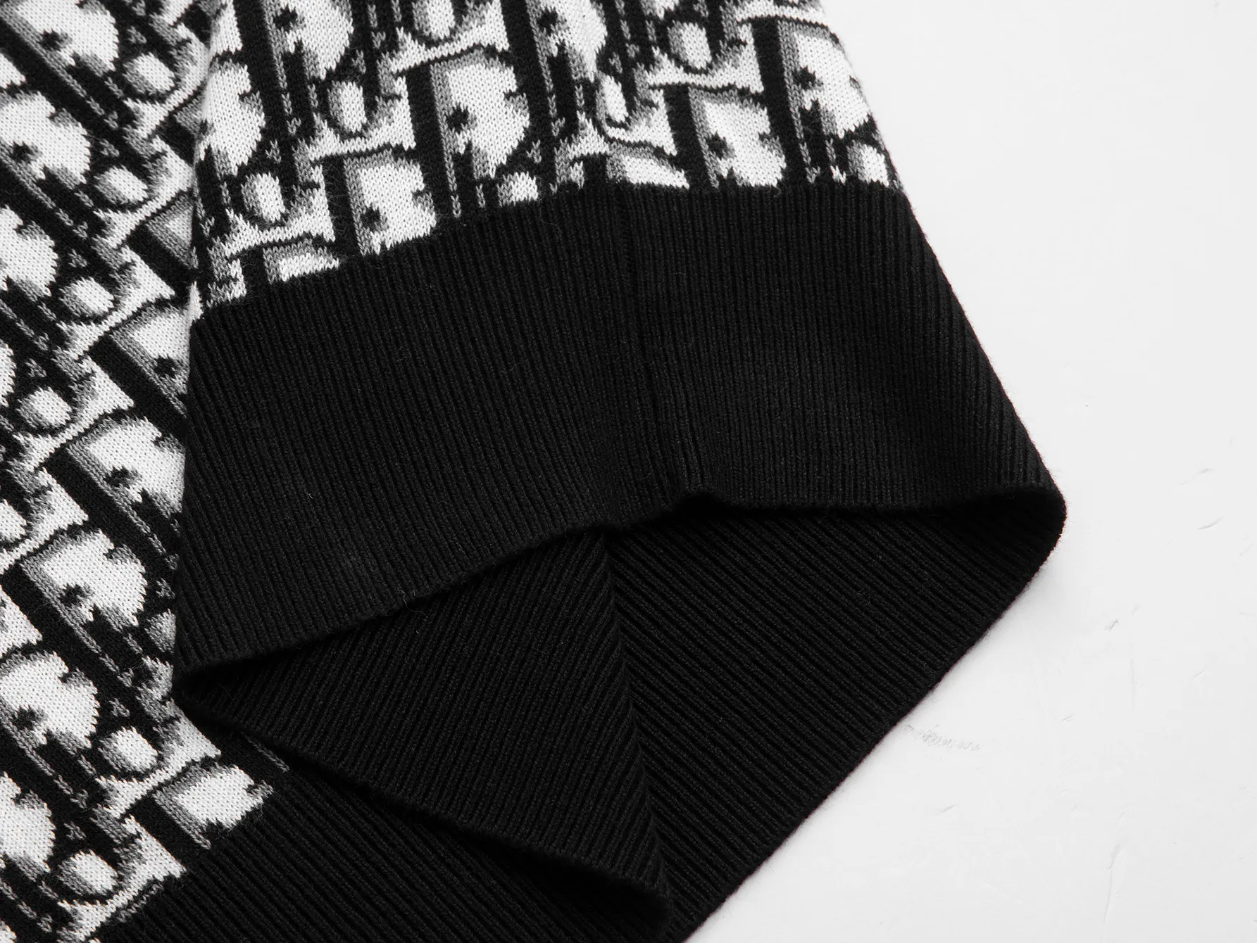 🅿️330 (ZP version) - Classic Dior official website letter jacquard round neck Tencel knitted short sleeves, same style for men and women - Made of ZP custom-dyed Tencel knitted fabric, threads are custom-dyed in the same cylinder with zero color difference, full set of accessories customized to distinguish the market currency, welcome to compare - Color Black White - Size S M L XL