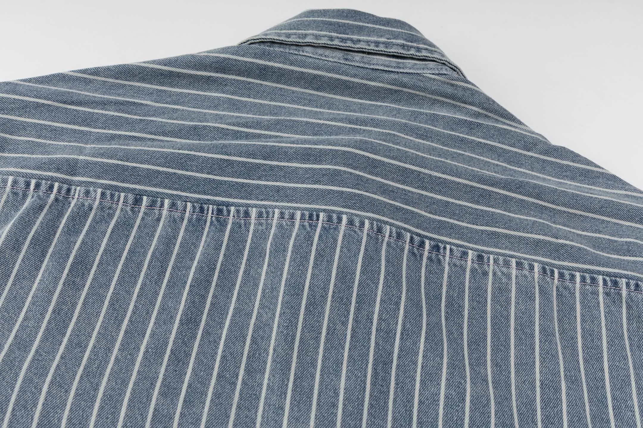 🅿️420 [Exclusive supply] CD Bermuda striped denim short-sleeved shirt. The fabric is made of blue striped cotton twill fabric. It is carefully made with an elegant silhouette and is decorated with Cistian Couture embroidery on the front, creating a classic and sophisticated look. Cistian Couture is a new product in the 2025 autumn series, reinterpreting the unique tailoring style. Size:38-39-40-41