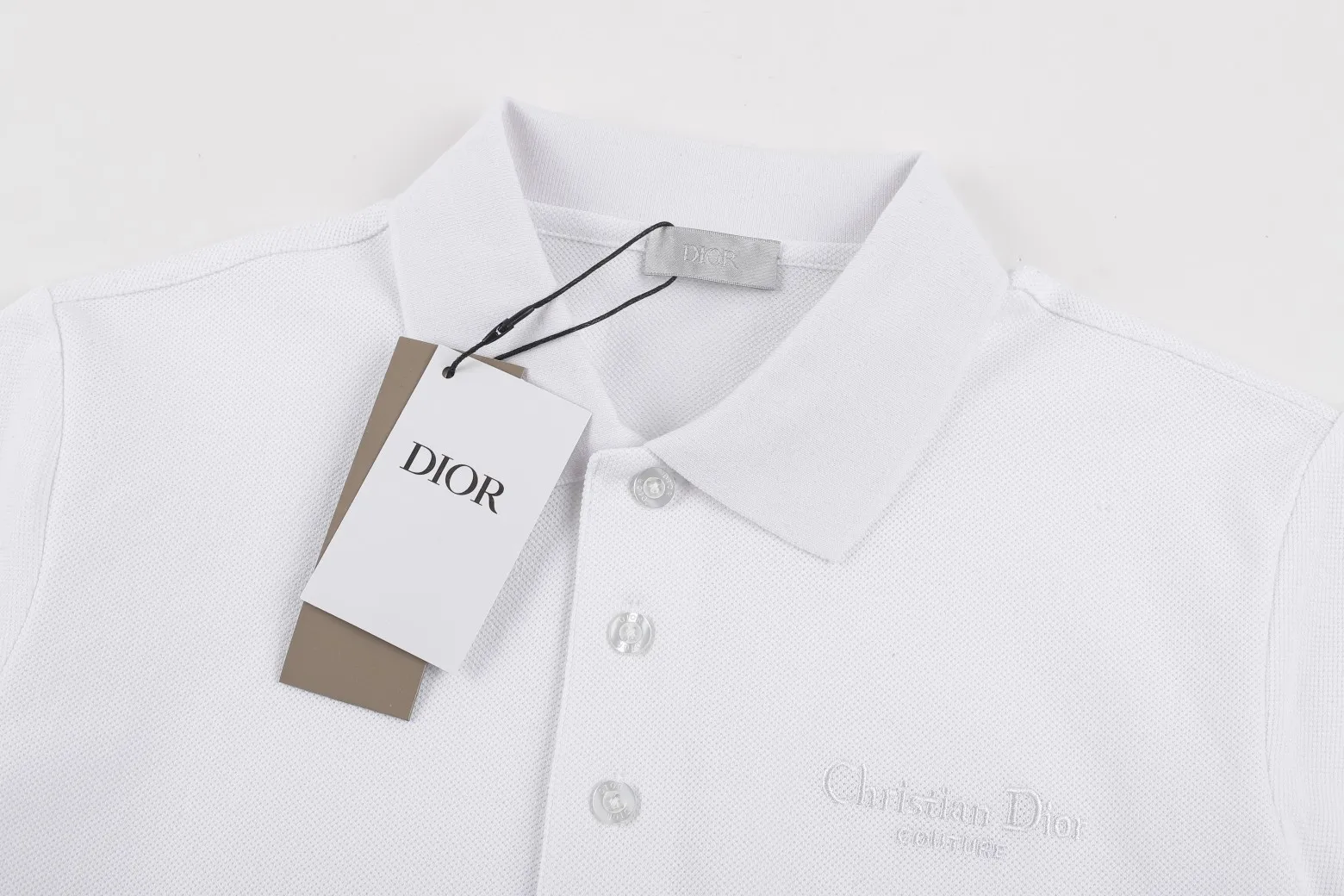 🅿️256 DIOR Di* 2025 SS spring and summer lapel POLO new style. Three-dimensional letter 3D imported Tajima embroidery technology. Specially customized letter logo stone pattern buttons. Details in place💯 Made of 100% cotton pique cloth. Comfortable feel. Color: black white. Size: M-XXL