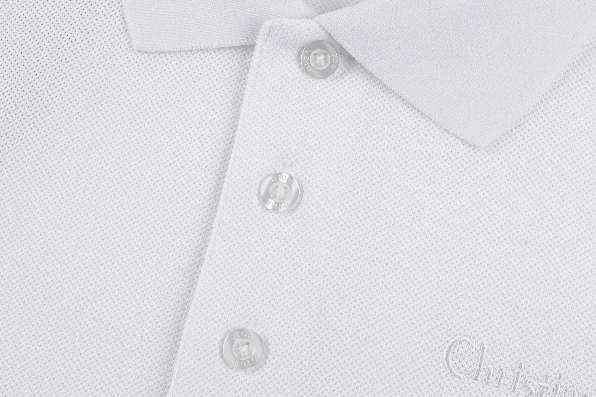 🅿️256 DIOR Di* 2025 SS spring and summer lapel POLO new style. Three-dimensional letter 3D imported Tajima embroidery technology. Specially customized letter logo stone pattern buttons. Details in place💯 Made of 100% cotton pique cloth. Comfortable feel. Color: black white. Size: M-XXL