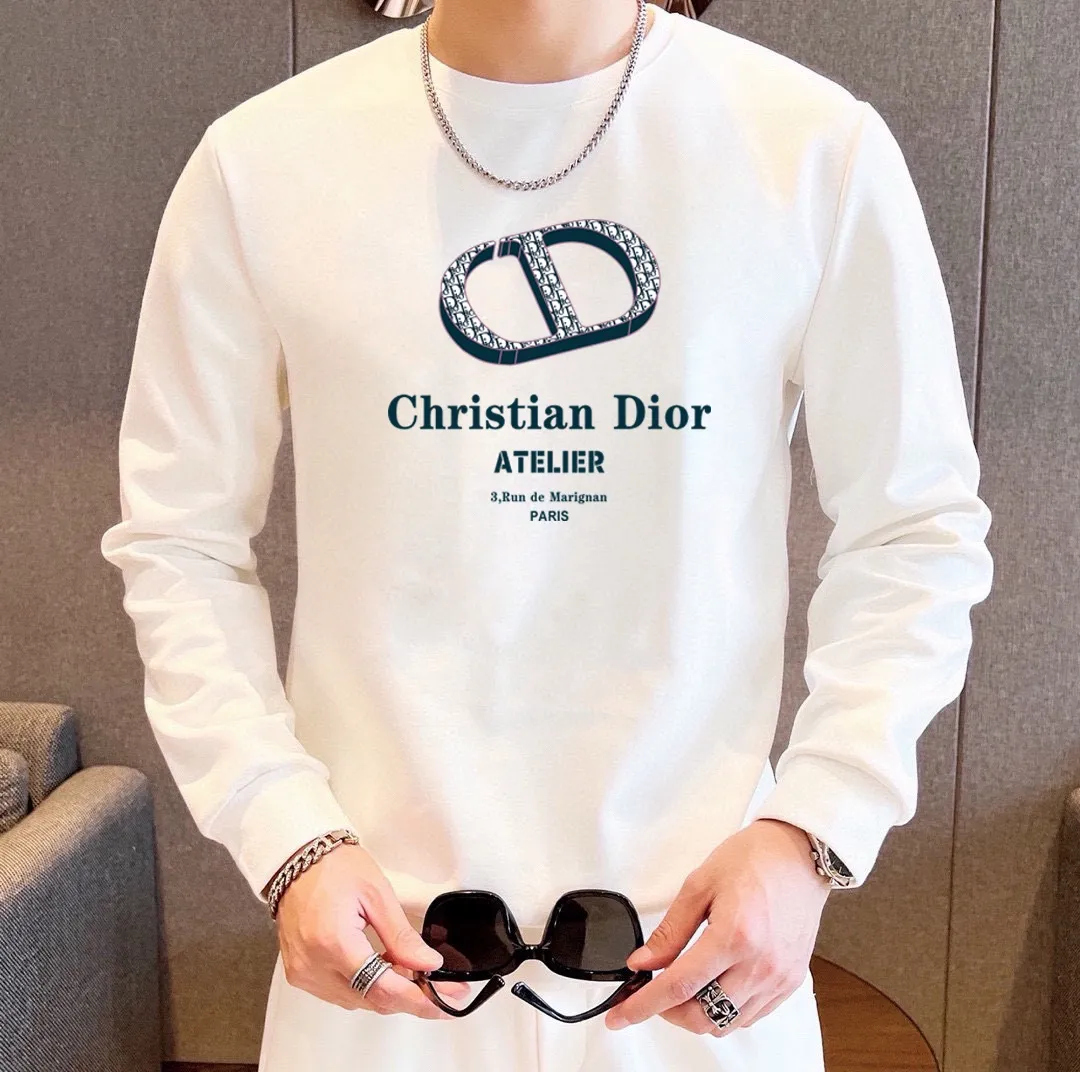 🅿️380 [DIOR Dior] (Fat Man Gospel) hot-selling suit is coming. Focus on the original version of the official website. 2025 new hot-selling sweatshirt suit. The original order is the best product. 🇭🇰The meticulous work of top designers is dedicated to a fitting and perfect upper body effect. All-natural high-quality Roman cotton 100%, close-fitting comfort, noble and elegant! Original hardware embodies elegance and nobility! Counter size: M-5XL (maximum wear up to 220 pounds)