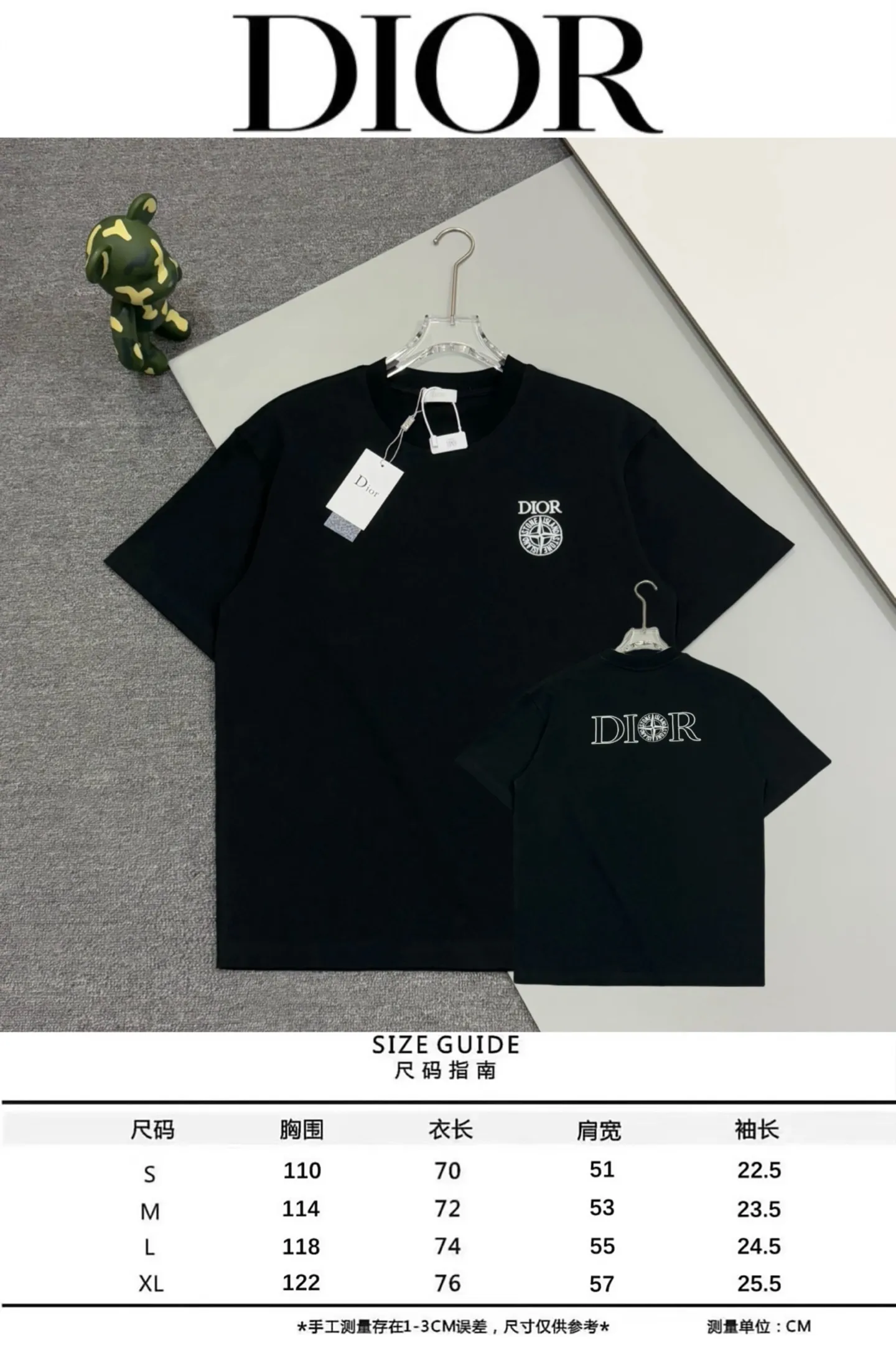 🅿️190 [High quality] 25ss new exclusive limited edition Dior x stone island diorx stone island x joint 🪡 embroidery pattern As the leader in the luxury world, D House is well-deserved. The first thing that catches the eye is the two styles of loose and comfortable black and white solid colors~~ The ribbed round collar has become the best modification of its version, while D House has the upper body logo listed on the chest, and the unique letter logo patch embroidery design highlights the texture! The most traditional modification method combined with the simplest color scale contrast forms the strongest and direct contrast, and this is often the most concise and clear minimalist modification method~~A nostalgic classic atmosphere also spreads in this work inadvertently! ! It is unique and made of 280 grams of cotton material. It is unparalleled in terms of upper body comfort. It can be said to be a must-have companion in summer. Its excellent breathability and comfortable wearing feel are unparalleled~ Recommended! ! Color: Black White Size: s-xL