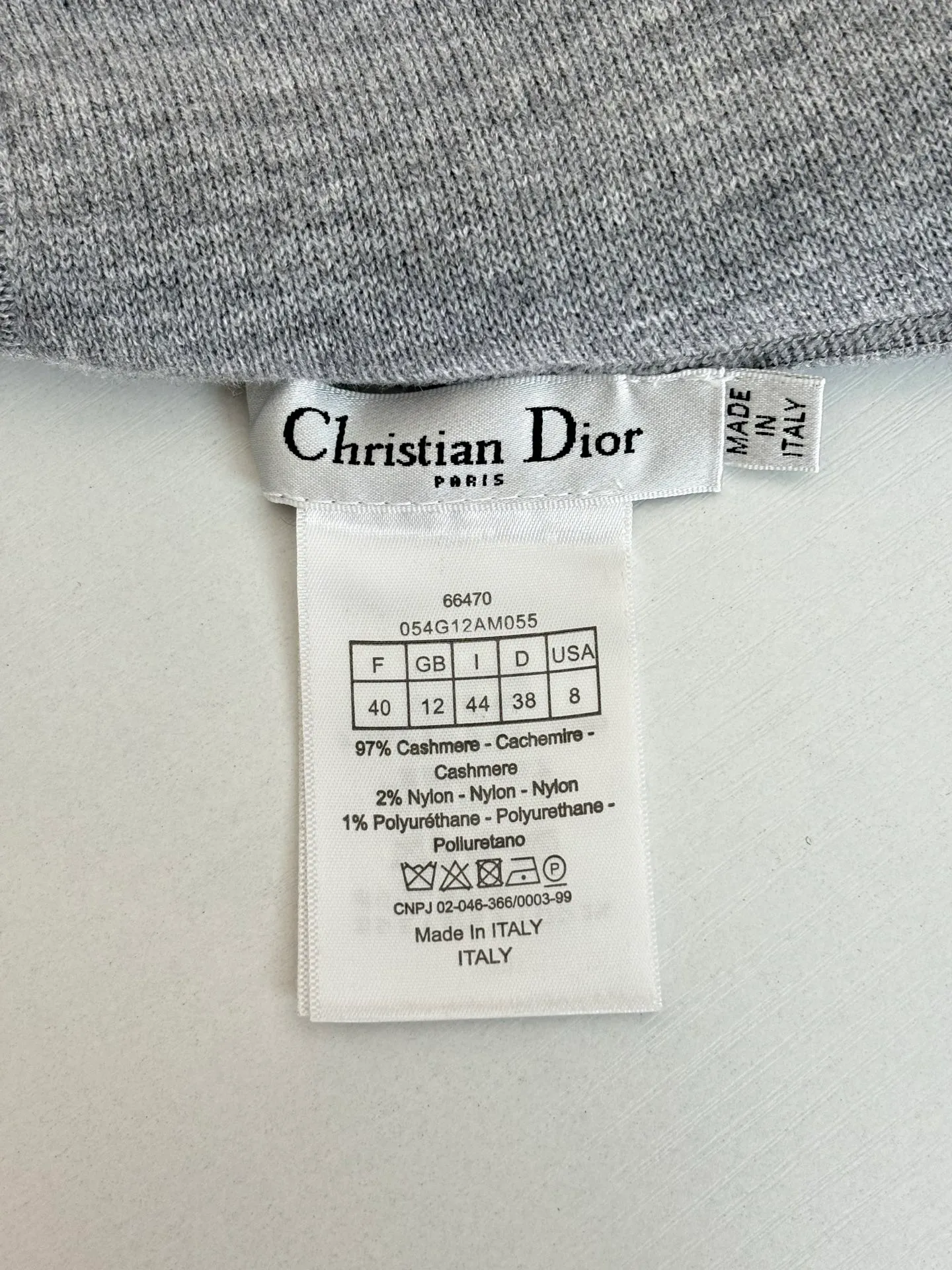 🅿️540 Dio*/Dior 25Fw presbyopic monogram double-sided knitted trousers. Customized cashmere wool knitted material. High-quality texture. Lapel zipper cardigan tailoring. Easy to put on and take off, windproof and cold-proof. The overall shape is advanced and stiff. Double-sided wear design concept. One side of the whole body is set with a casual tone through linear jacquard. One side of the dark horizontal bar runs through the chest to highlight the design highlights. Size: S/M/L