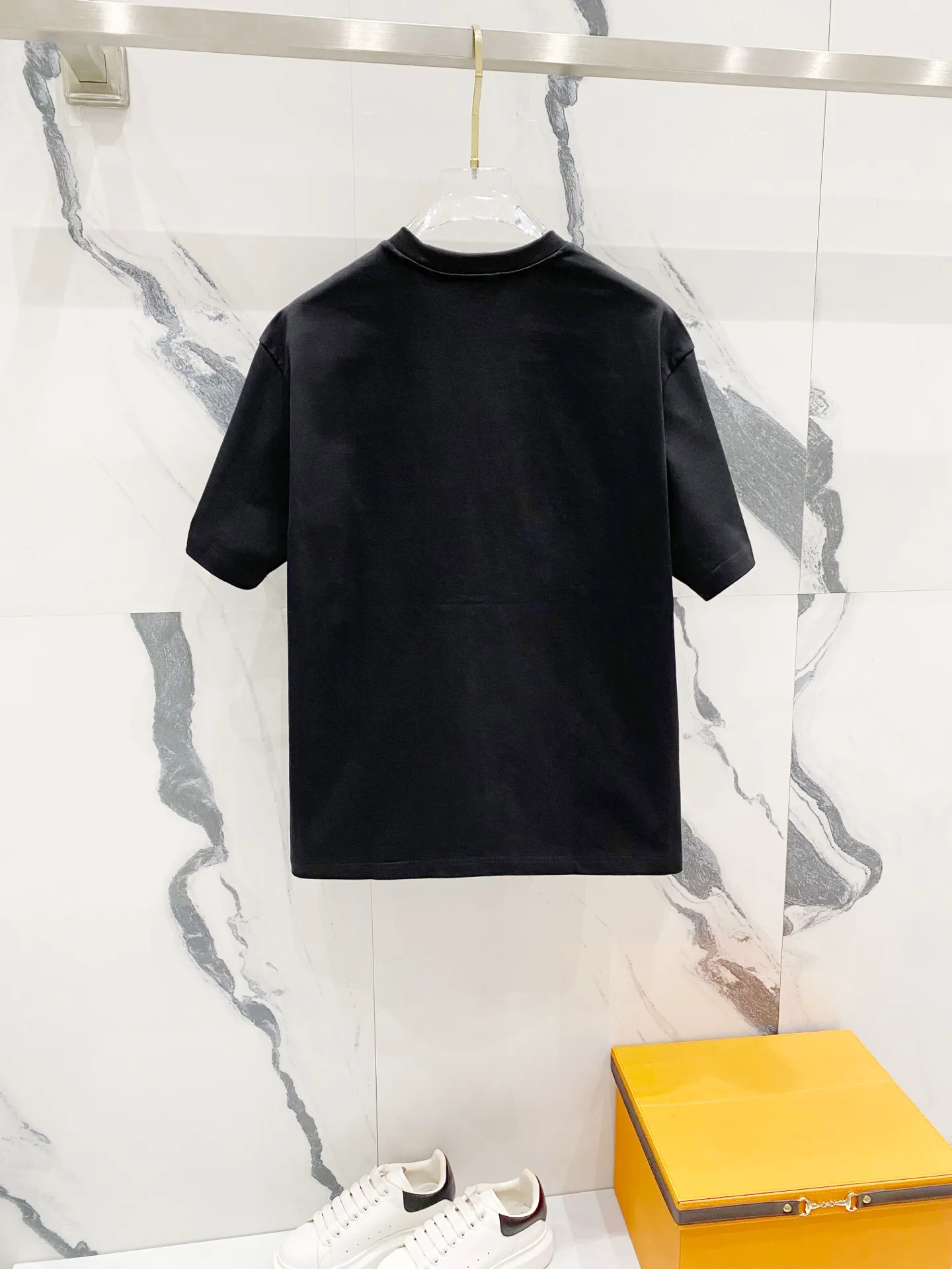 🅿️200 DIOR 320g round neck short-sleeved T-shirt, simple floral CD letter small label embroidery🪡LOGO logo, official synchronization, 1:1 original mold opening, fashionable personality, versatile trend, pure original quality, original washed fabric, tag, collar label, washed wheat, complete three standards, color: black, white. Size: S-XL