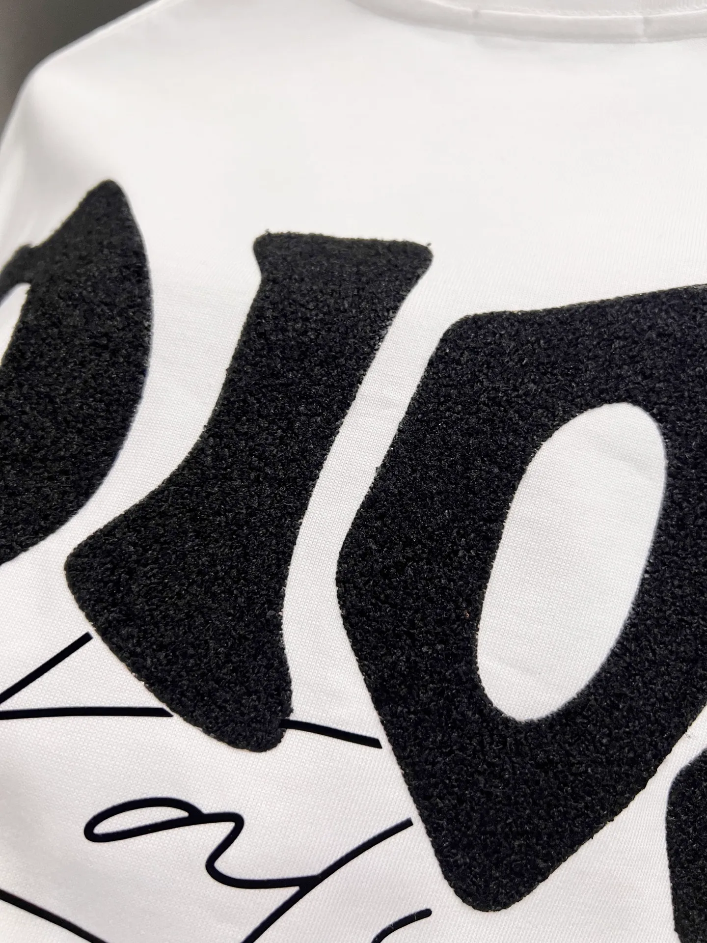🅿️190 Dio* Dior 2025 autumn and winter new style Classic letter three-dimensional patchwork technology Simple and elegant Customized double yarn plain cotton fabric Short-sleeved T-shirt Same style for men and women Size S M L XL XXL Five sizes black white