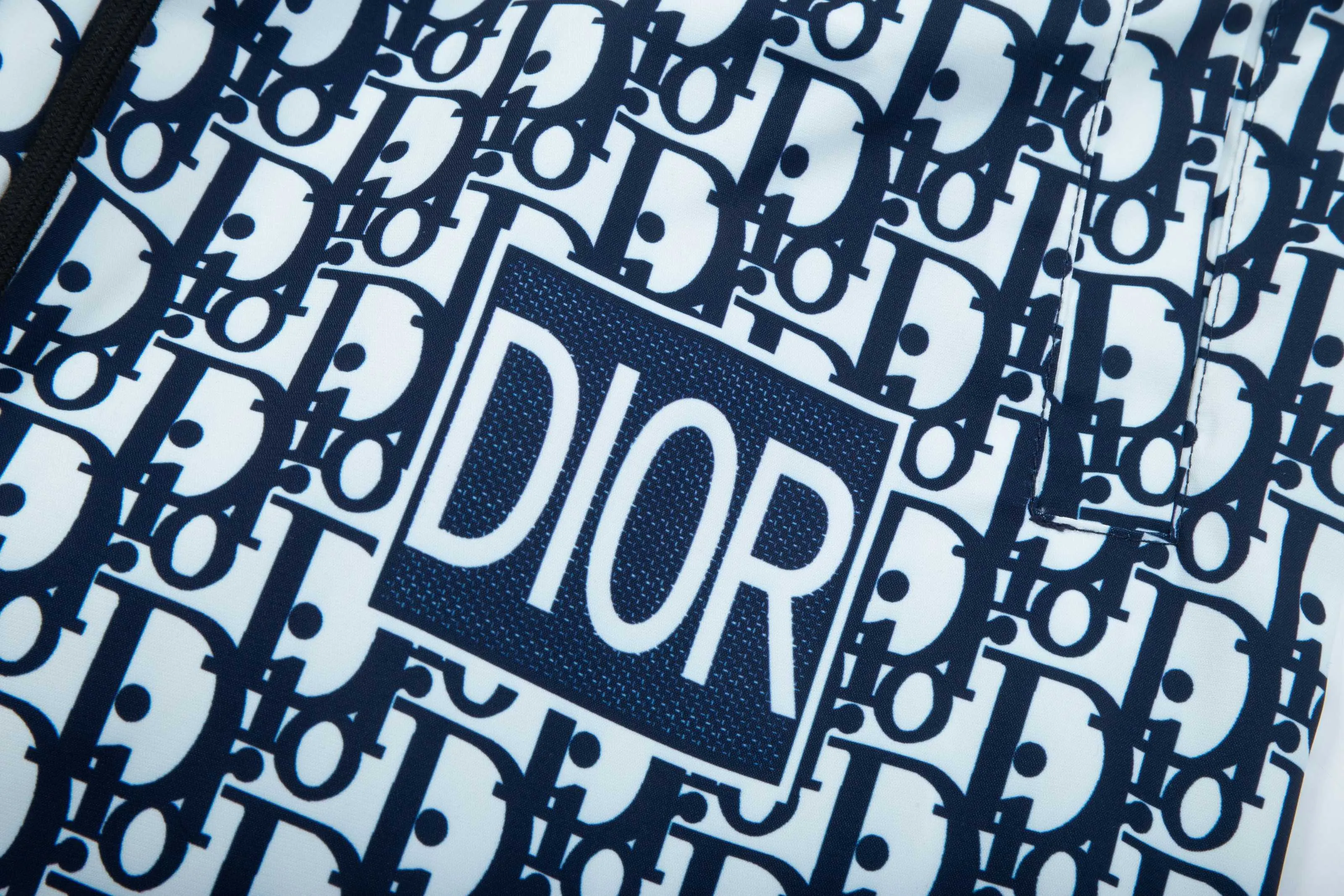 🅿️160 2025 DiOR Dior's new quick-drying beach shorts, customized fabrics, with presbyopic craftsmanship and logo printed all over. The version is tight and three-dimensional, with straight stripe splicing. The customized trouser cord hardware has strong texture and smoothness. The upper body is comfortable and breathable. It has a concave and convex three-dimensional feel. It is fashionable and casual. Color: apricot blue. Size: M-4XL