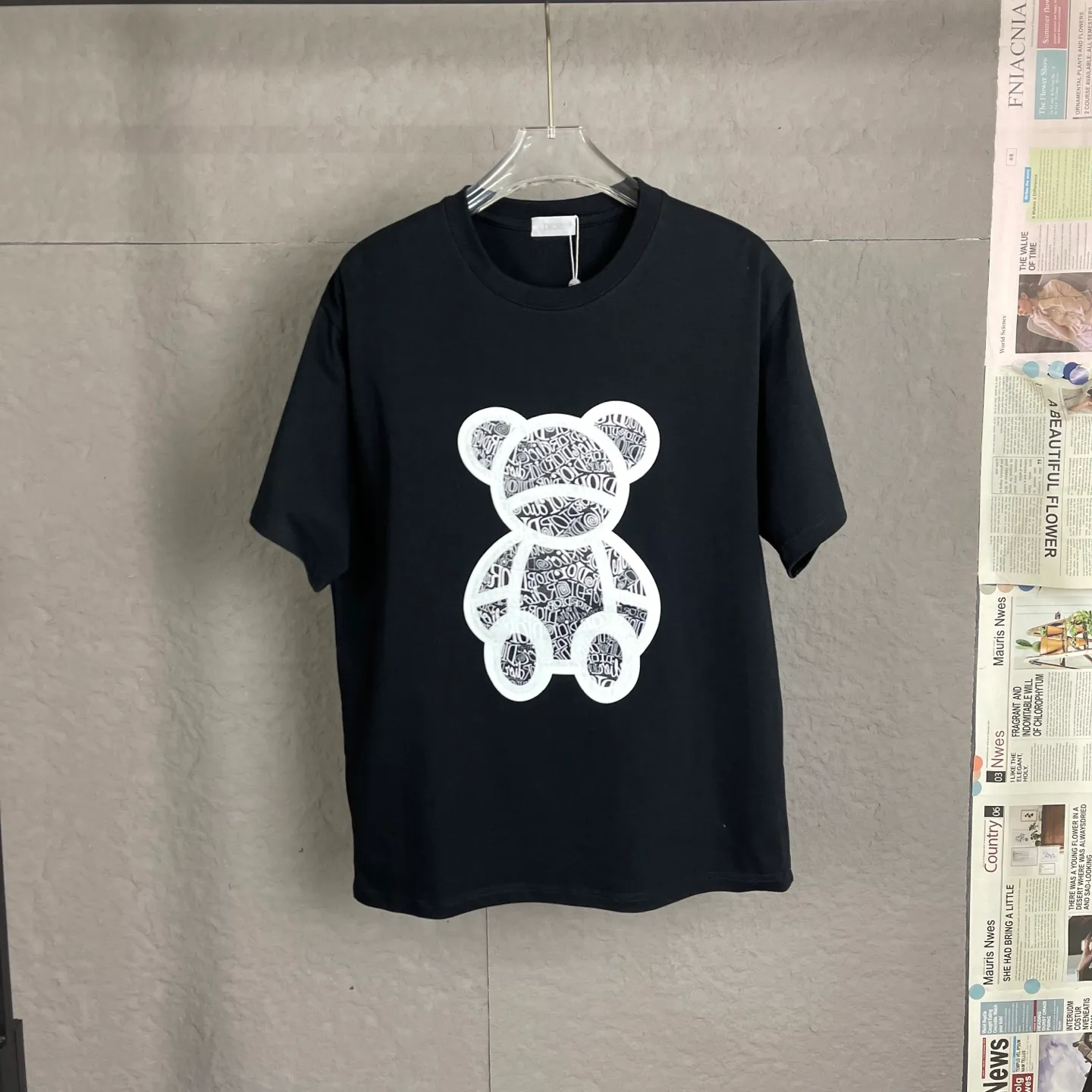 🅿️170 /C09 Dior 25ss 300 grams early spring new style letter logo printed short-sleeved light luxury. A must-have item for men and women for daily commuting. The correct version is welcome to compare. Detailed features: 100% pure cotton double yarn jersey fabric. Special thickened 32 pieces of double-strand 1x1 thread in the same cylinder. Three-dimensional film foam tape hot stamping. Double needle stitching and cross-stitch technology. ·Original main mark, washed tag brand moisture-proof paper packaging Color: black white cement gray Size: S-XL