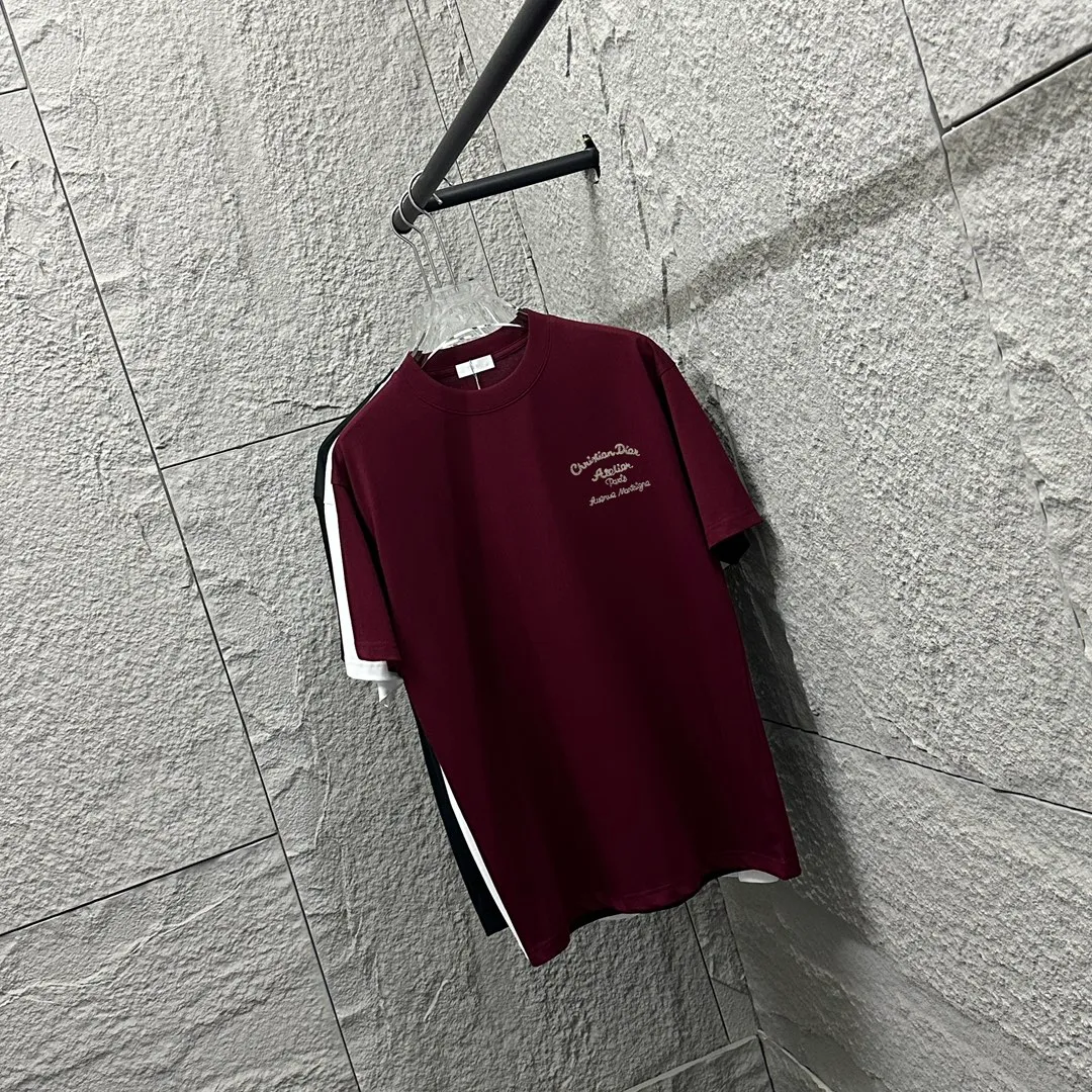 🅿️180 Dio*Dior* 2025 spring and summer style Classic silver thread letter embroidery Personalized logo Customized double yarn plain cotton fabric Short-sleeved T-shirt Unisex Color: Angora Red Black White Size: S (90-130 catties) M (120-150 catties) L (140-165 catties) XL (160-180 catties) XXL (180-210 pounds)