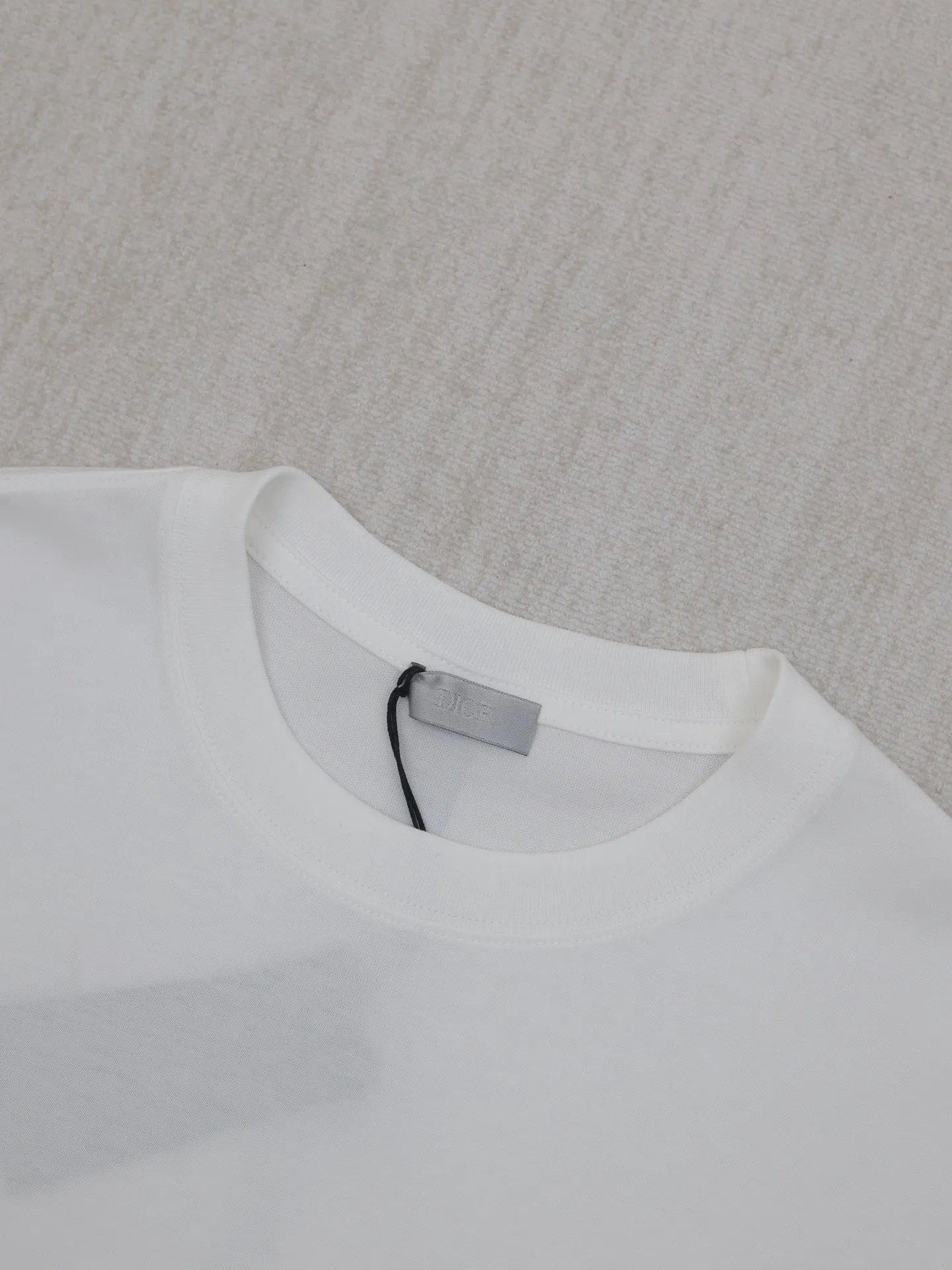 🅿️250 Dio*/Dior 25SS micro-label embroidered short-sleeved T-shirt, color-matched dyed fabric, jacquard flat machine thread, round neck vertical version, full set of accessories! Using 100% cotton fabric, multi-dimensional testing to compare color difference issues, and debugging the final restoration effect Size: S/M/L/XL