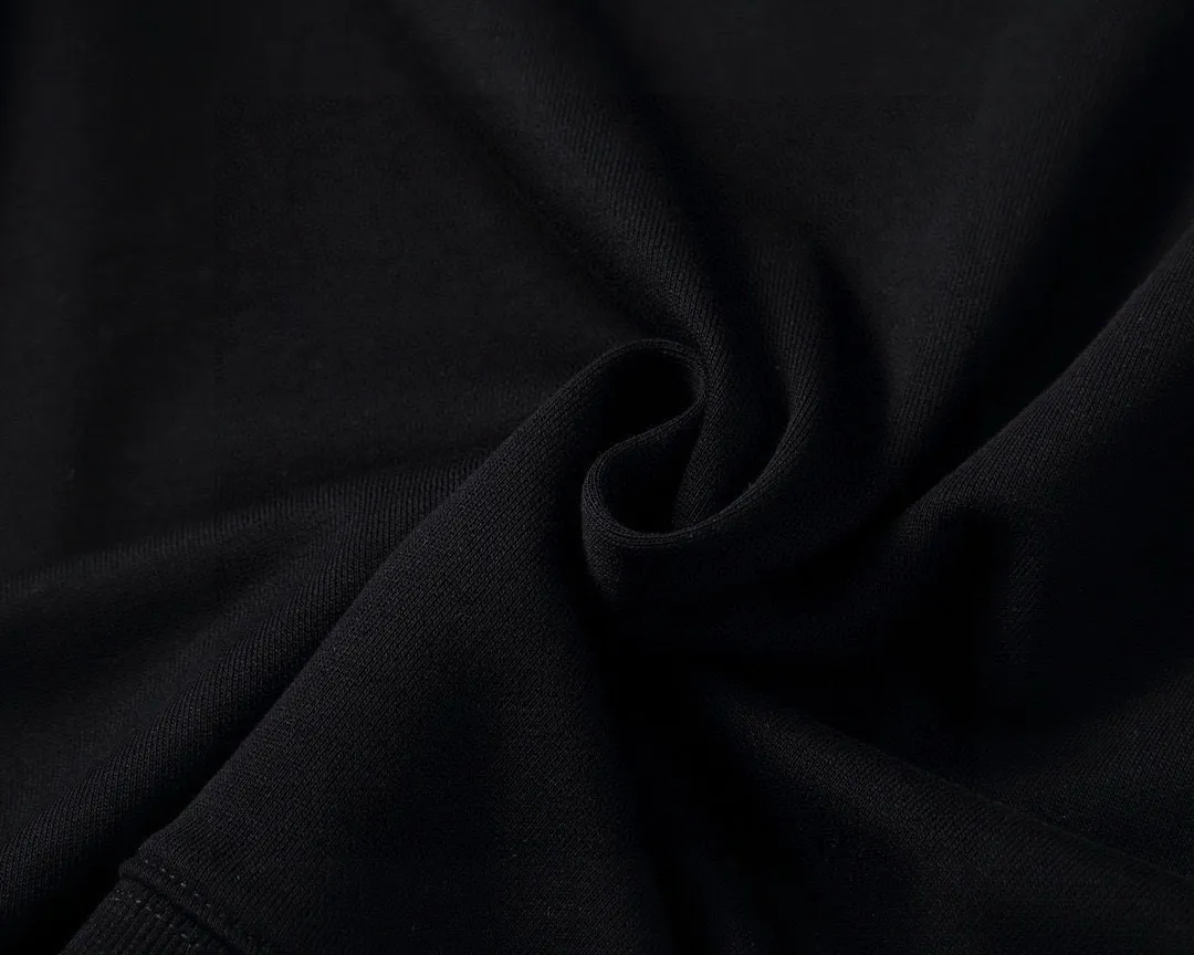 🅿️220 brand [DIOR Dior] (good news for fat people) 2025ss autumn latest long-sleeved round-neck sweatshirt, on sale simultaneously on the official website. Refreshing and breathable. Made of top Tencel Roman. Comfortable and soft. 3D three-dimensional clarity. Super fashion sense. Great for gifting and keeping for yourself. Size: M-5XL (can wear up to 220 pounds)