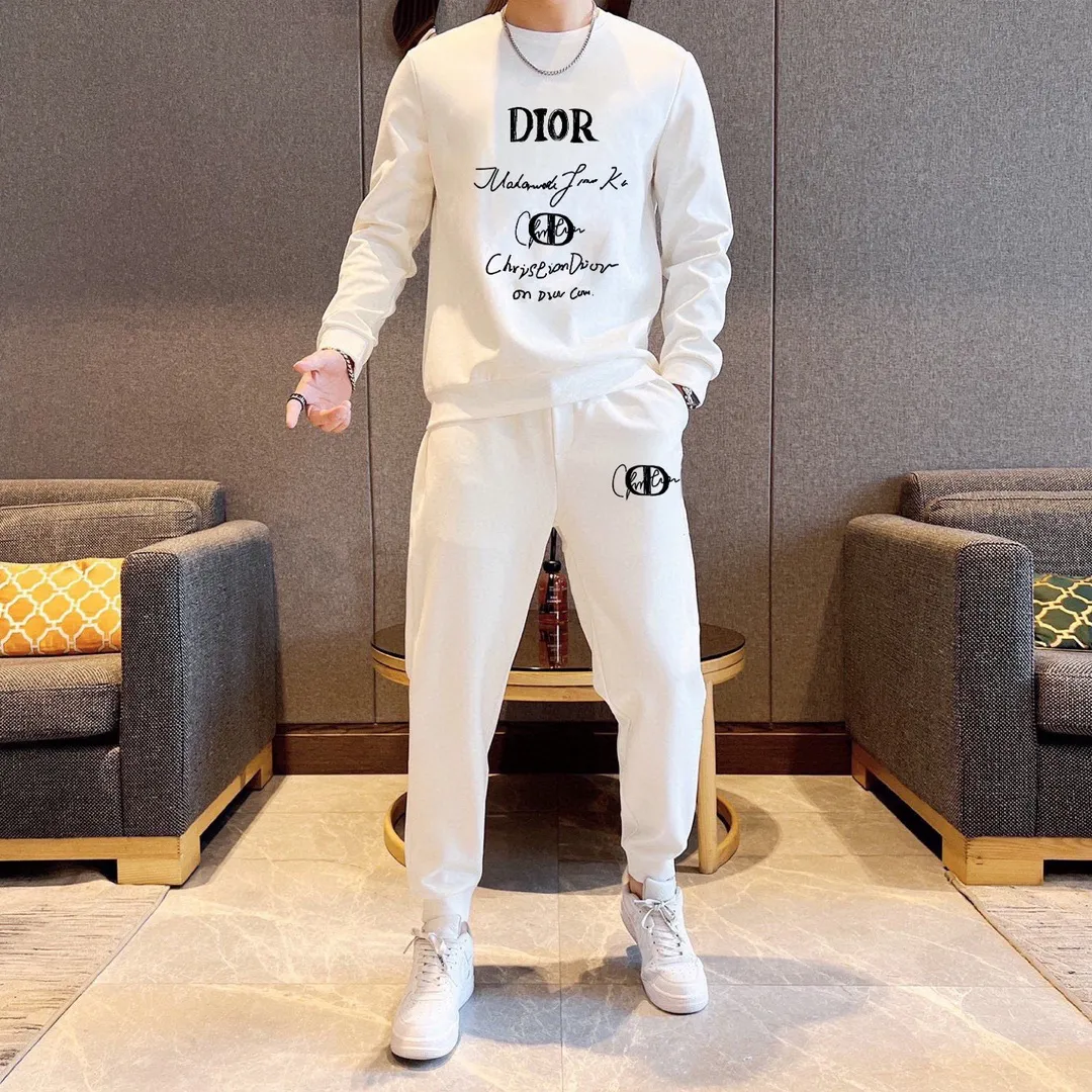 🅿️380 [DIOR Dior] (Fat Man’s Gospel) hot-selling suit is coming. Focus on the original version of the official website. 2025 new hot-selling sweatshirt suit. The original order is the best product. 🇭🇰The meticulous work of top designers is dedicated to a fitting and perfect upper body effect. All-natural high-quality Roman cotton 100%, close-fitting comfort, noble and elegant! Original hardware embodies elegance and nobility! Counter size: M-5XL (maximum wear up to 220 pounds)
