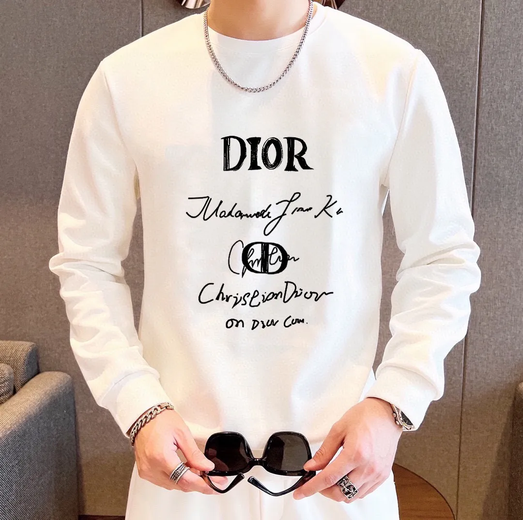 🅿️380 [DIOR Dior] (Fat Man’s Gospel) hot-selling suit is coming. Focus on the original version of the official website. 2025 new hot-selling sweatshirt suit. The original order is the best product. 🇭🇰The meticulous work of top designers is dedicated to a fitting and perfect upper body effect. All-natural high-quality Roman cotton 100%, close-fitting comfort, noble and elegant! Original hardware embodies elegance and nobility! Counter size: M-5XL (maximum wear up to 220 pounds)