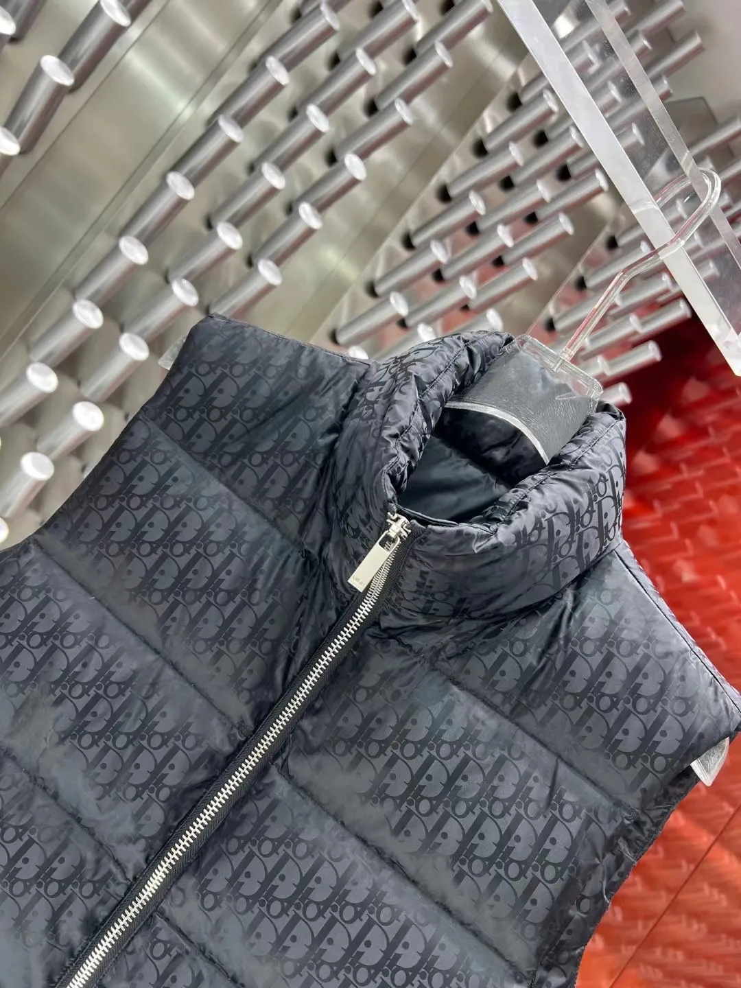 🅿️620 2025 Autumn and Winter New Style🆕Down Jacket Original 1:1 customized hardware accessories are all imported and original customization Welcome to compare at the counter Absolutely high quality Use top-grade 95 white duck down Super soft Filled with fluffy and full feathers Super heavy-duty Fabrics with excellent workmanship👍Perfect version Note⚠The fabric is super comfortable Exclusive model Non-market goods Same size for men and women: M～XXL