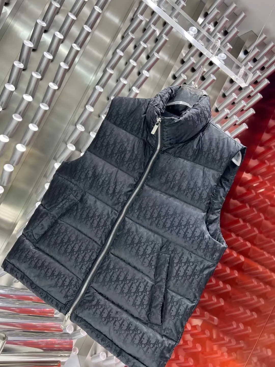 🅿️620 2025 Autumn and Winter New Style🆕Down Jacket Original 1:1 customized hardware accessories are all imported and original customization Welcome to compare at the counter Absolutely high quality Use top-grade 95 white duck down Super soft Filled with fluffy and full feathers Super heavy-duty Fabrics with excellent workmanship👍Perfect version Note⚠The fabric is super comfortable Exclusive model Non-market goods Same size for men and women: M～XXL