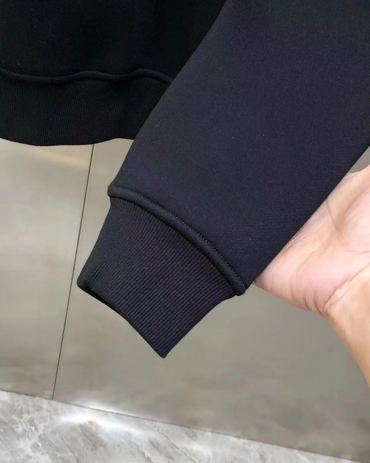 🅿️380 direct batch [DIOR Dior] (Fat Man Gospel) hot-selling suit is coming. Focus on the original version of the official website. 2025 new hot-selling sweatshirt suit. The original order is the best. 🇭🇰The meticulous work of top designers. Just for a fitting and perfect upper body effect. All-natural high-quality Roman cotton 100%, close-fitting comfort, noble and elegant! Original hardware embodies elegance and nobility! Counter size: M-5XL (maximum wear up to 220 pounds)