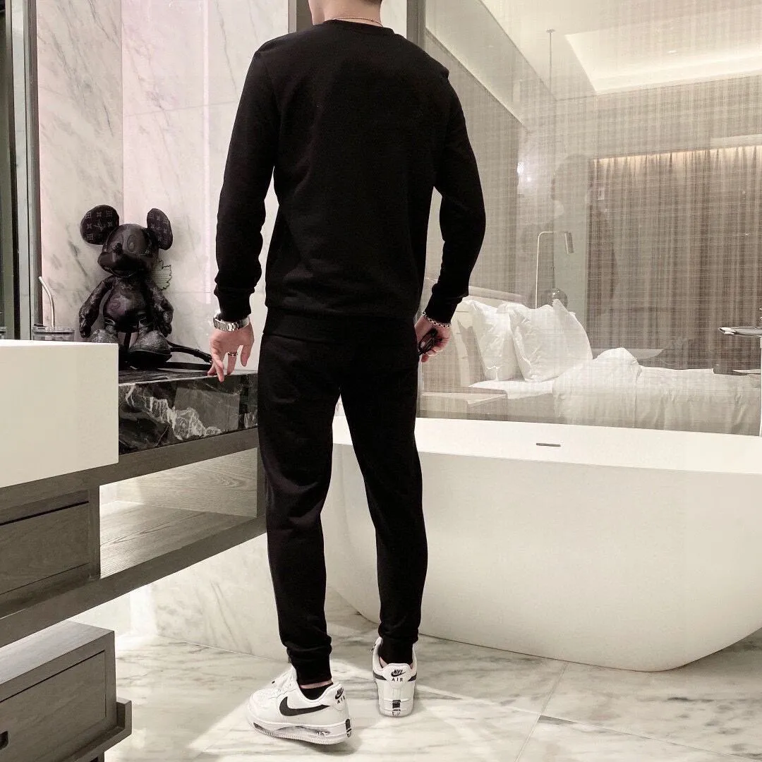🅿️380 direct batch [DIOR Dior] (Fat Man Gospel) hot-selling suit is coming. Focus on the original version of the official website. 2025 new hot-selling sweatshirt suit. The original order is the best. 🇭🇰The meticulous work of top designers. Just for a fitting and perfect upper body effect. All-natural high-quality Roman cotton 100%, close-fitting comfort, noble and elegant! Original hardware embodies elegance and nobility! Counter size: M-5XL (maximum wear up to 220 pounds)