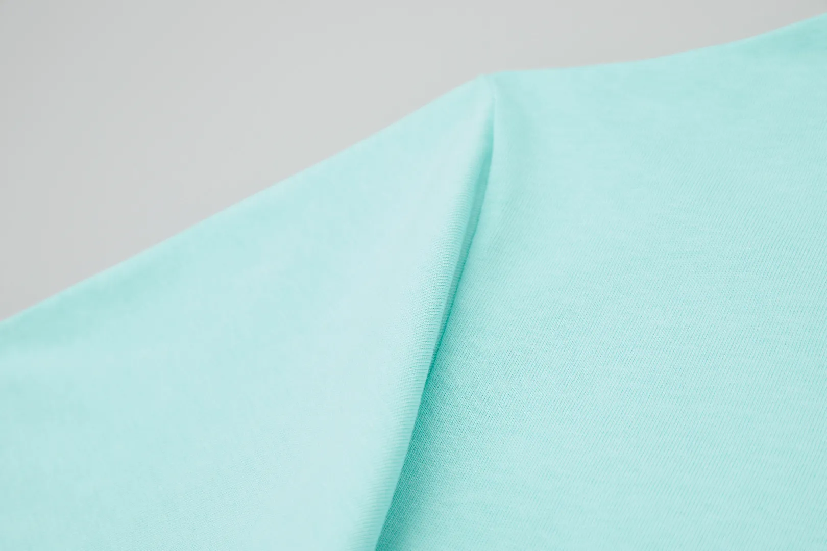 🅿️220 ✨DIO✨🆕25SS spring and summer new style Classic logo co-branded short-sleeved light luxury essential item for daily commuting for men and women Correct version Welcome to compare Detailed features · 260g 100% pure cotton double yarn jersey fabric · Custom dyed in the same cylinder, special thickened 32 double-strand 1X1 threads · Double-needle stitching cross-stitching process · Original main mark, washed tag, brand moisture-proof paper packaging Color: wine purple/black/military green/white/cyan/pink/ Size: S/M/L/XL