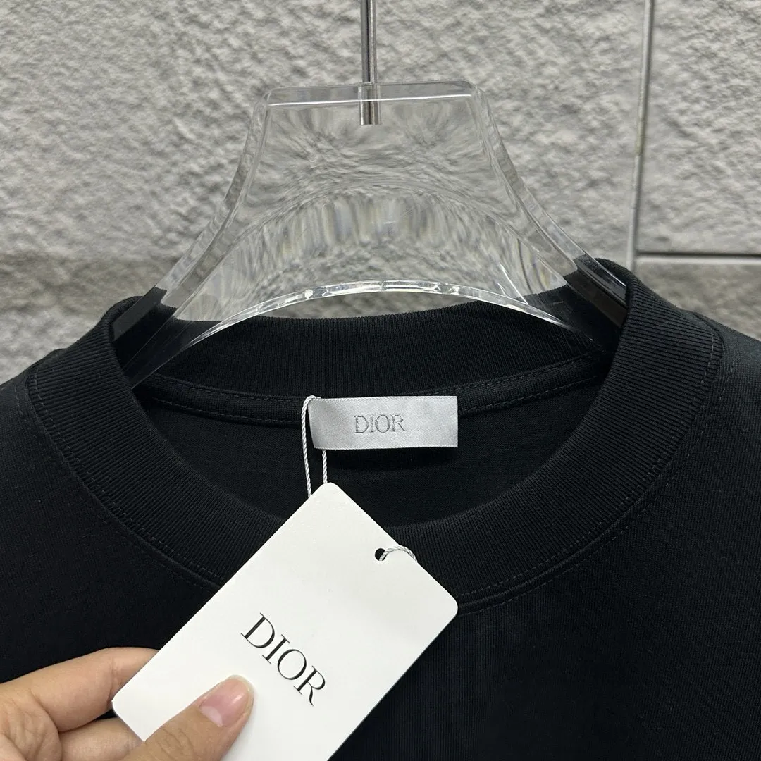 🅿️180 Dio*Dior* 2025 Spring and Summer Style Small love letter embroidered personalized logo Customized double yarn plain cotton fabric Short-sleeved T-shirt Unisex Size: S (90-130 catties) M (120-150 catties) L (140-165 catties) XL (160-180 catties) XXL (180-210 catties) Color: black white