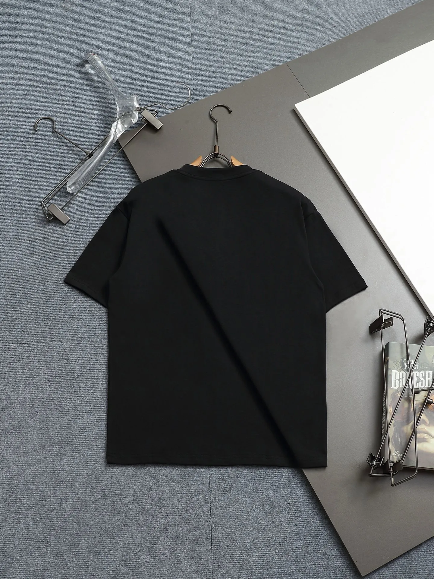 🅿️170 DIOR Dior 2025 SS spring and summer new short-sleeved T-shirt with letter embroidery design, made of 240g double-ply double yarn cotton fabric. The fabric has been washed and treated to make it more comfortable to the touch. Complete with three labels. Color: White Black Size: XS-L