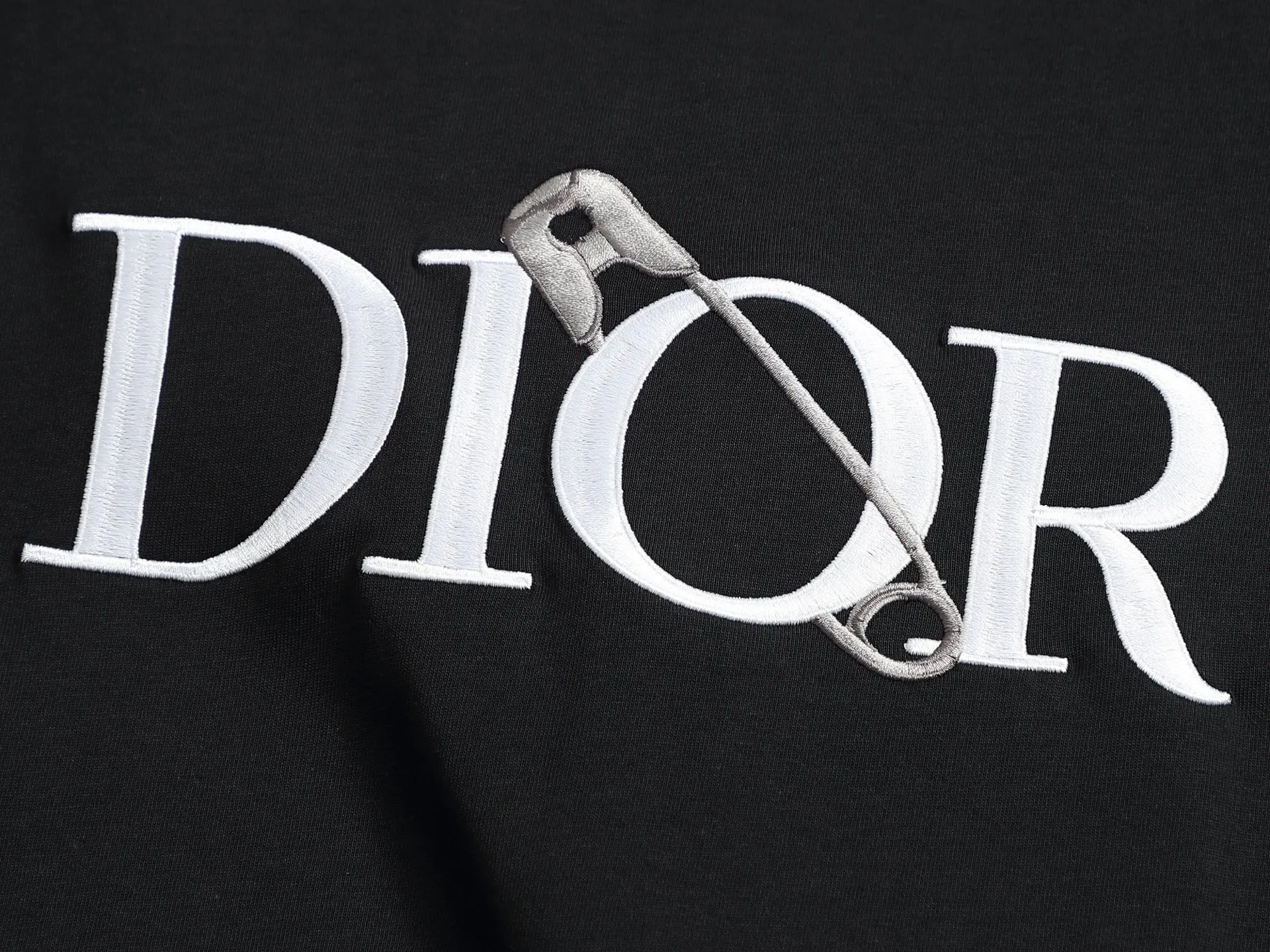 🅿️170 DIOR Dior 2025 SS spring and summer new short-sleeved T-shirt with letter embroidery design, made of 240g double-ply double yarn cotton fabric. The fabric has been washed and treated to make it more comfortable to the touch. Complete with three labels. Color: White Black Size: XS-L