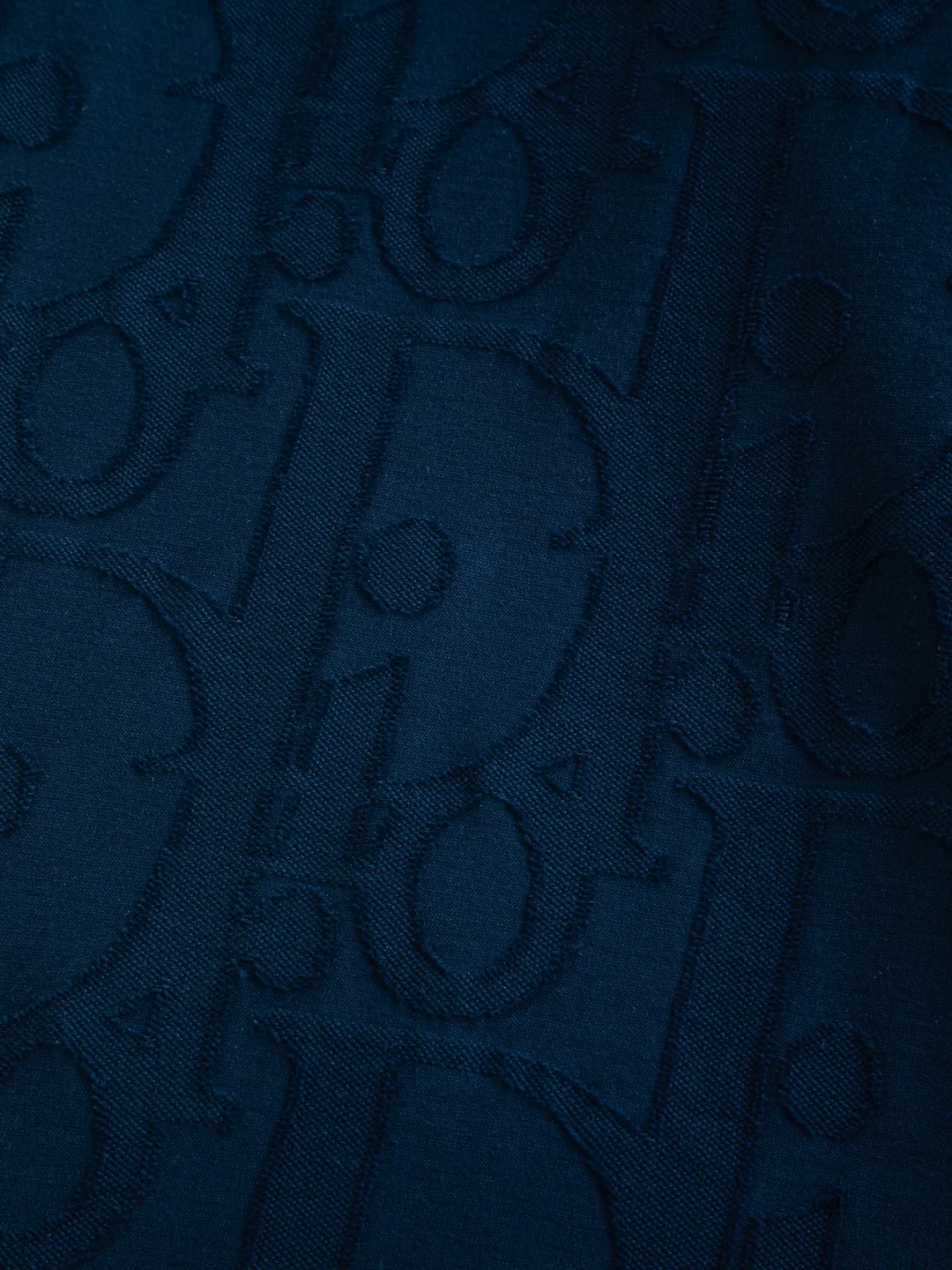 🅿️210 Dior Dior micro-wide version CD micro-wide version S-Xl 25ss will never fail, classic style, permanent boutique, counter timeless classic style, CD jacquard all-over printed letter logo pattern, heavy craftsmanship, same style for men and women, short-sleeved T-shirt, cotton blended terry jersey fabric, original development This comes from the 2025 beachwear limited series, full logo jacquard towel highlights the classic Obliave flower, with S-shaped round neck and topstitching, unique style, decorated with obliqve jacquard all over, ribbed round neck with V-shaped topstitching, customized accessories, and the whole body is customized and developed according to the Y board... Complete with three standards, it can control various styles, paying tribute to Dior's historic year! Coupled with the blessing of full-flower cotton material, both the upper body comfort and the existence are unparalleled. It can be said to be a must-have companion in summer. The excellent breathability and comfortable wearing feeling are unparalleled~ Recommended! ! Same style for men and women! Color: Black White Size: S-XL Size chart: S: Shoulder width 55-Bust 56-Length 71.5 M: Shoulder width 56.5-Bust 58-Length 73 L: Shoulder width 58-Bust 60-Length 74.5 XL: Shoulder width 59.5-Bust 62-Length 76