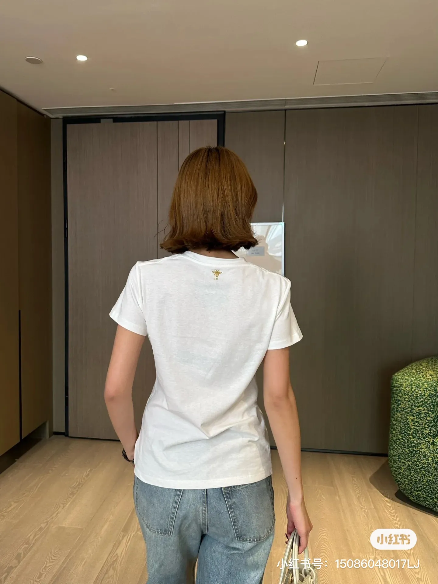 🅿️158 M217 #Dior Dior•25ss new heavy-duty hot-drilled embroidered short-sleeved T-shirt ✅✅✅Ready stock Focus on quality Feel free to compare Size: S M L Color: Apricot