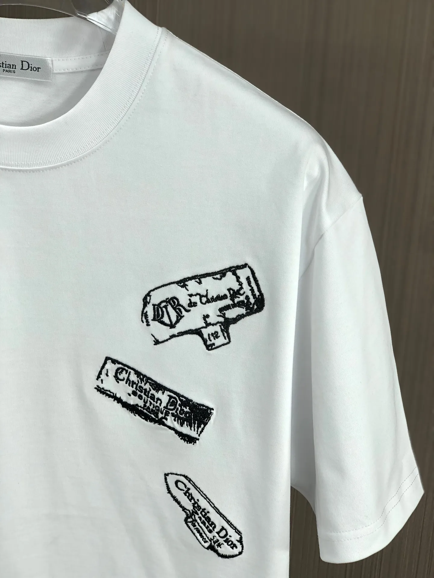 🅿️180 DIOR Dior 2025 spring and summer new style, round neck short sleeves, letter logo pins🪡 embroidery technology, using high weight 320g double yarn combed cotton fabric, slightly loose version, soft and thick fabric feel, same size for men and women, size: SMLXLXXL