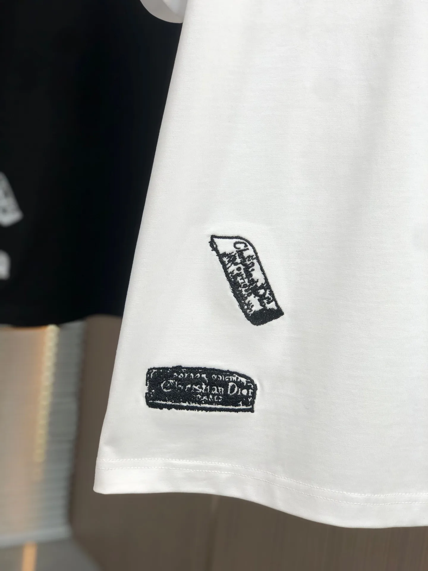 🅿️180 DIOR Dior 2025 spring and summer new style, round neck short sleeves, letter logo pins🪡 embroidery technology, using high weight 320g double yarn combed cotton fabric, slightly loose version, soft and thick fabric feel, same size for men and women, size: SMLXLXXL