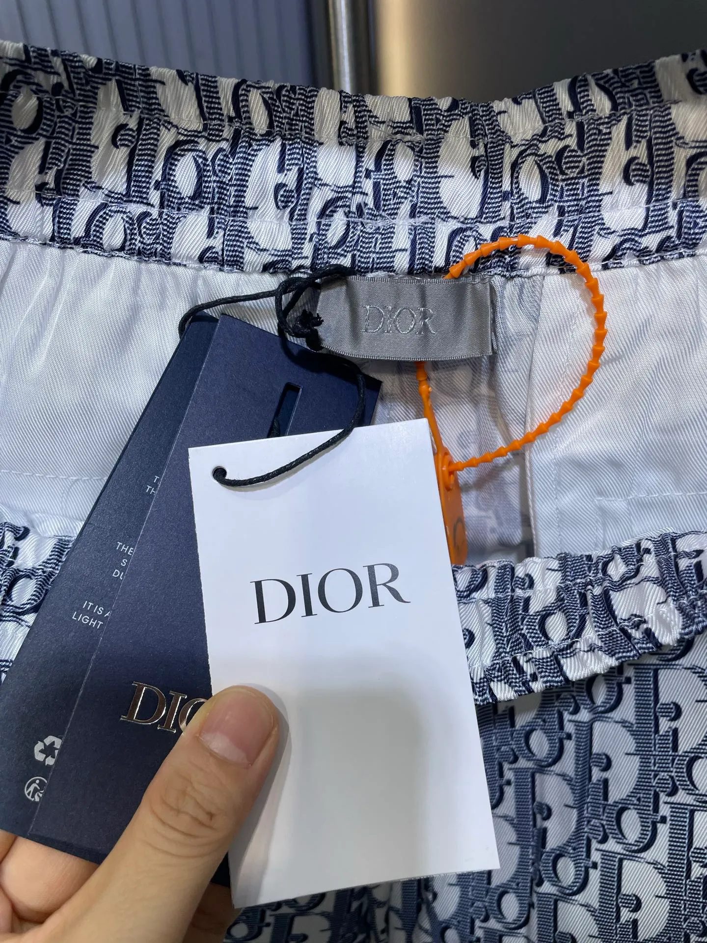 🅿️470 Dior🌟【Top original order】25ss classic all-over printed presbyopia This village shirt is decorated with classic oblique print. Crafted from white and blue twill fabric, it features a peaked collar and rounded hem for a casual style. Wear it with the matching pajama bottoms or for a sophisticated look. Size: 46-52