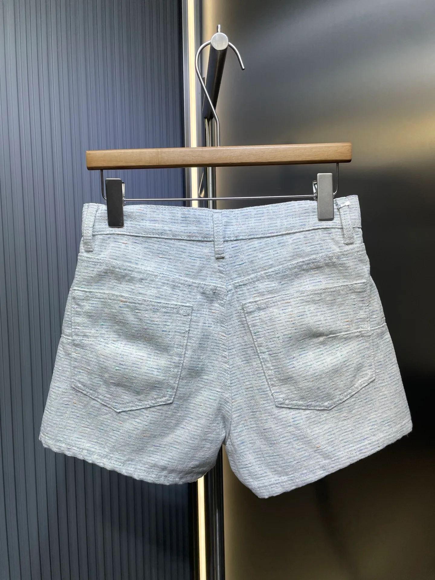 🅿️330 🌟Dior's new spring and summer denim shorts, a must-have item for white and beautiful women. The slimming artifact looks great on your upper body! Original customized high-weave organic cotton denim with soft and delicate texture! The nostalgic retro wash has a fashionable and high-end tone! Work quality depends on the details SML