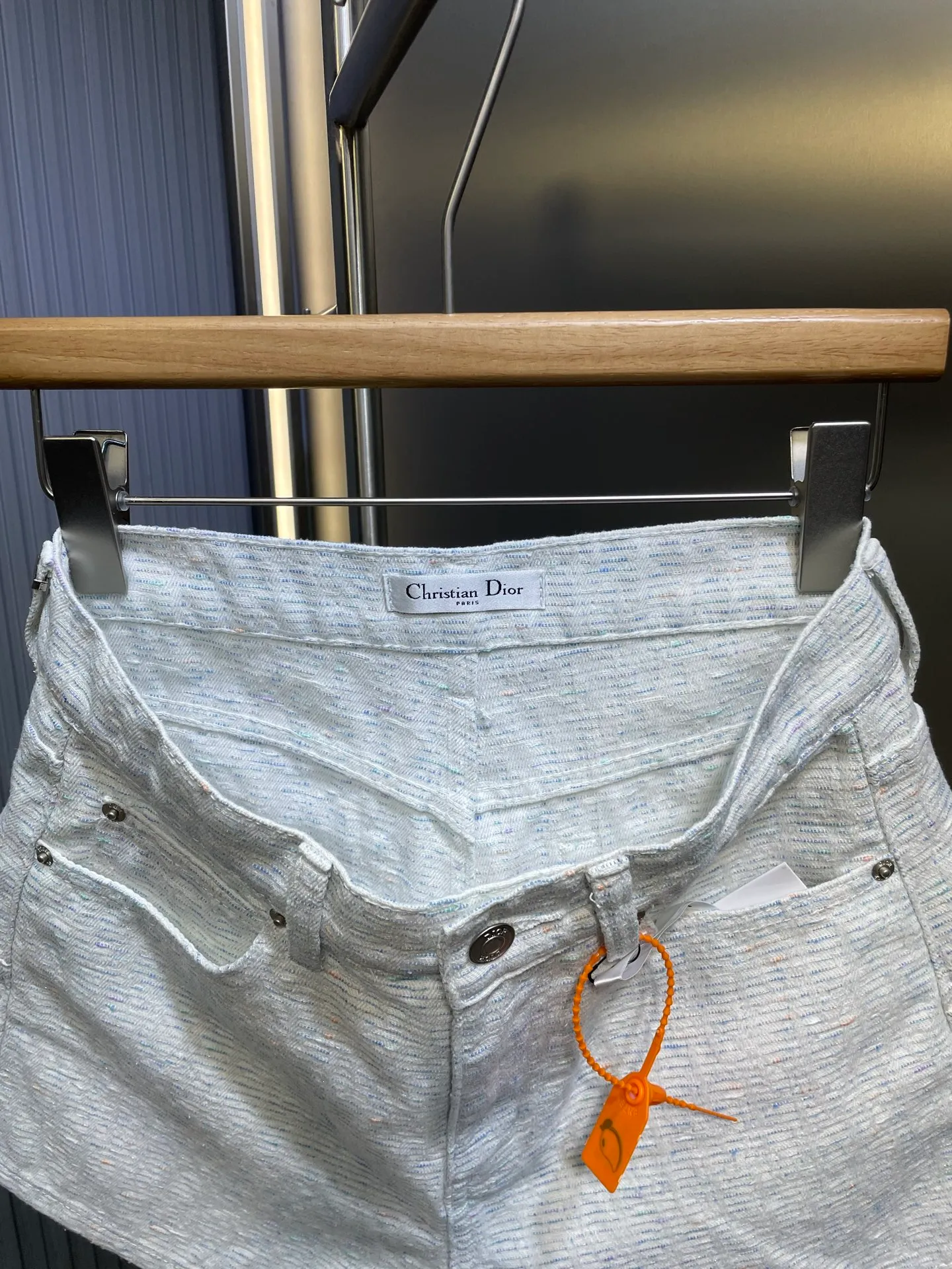 🅿️330 🌟Dior's new spring and summer denim shorts, a must-have item for white and beautiful women. The slimming artifact looks great on your upper body! Original customized high-weave organic cotton denim with soft and delicate texture! The nostalgic retro wash has a fashionable and high-end tone! Work quality depends on the details SML