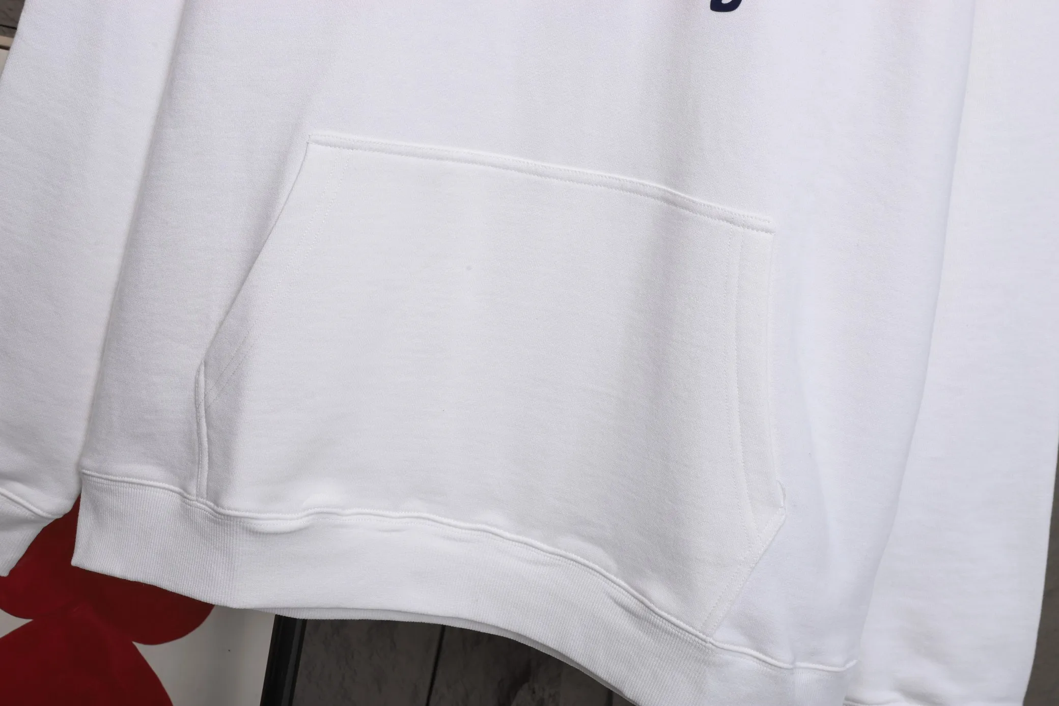 🅿️320 High quality new Dior hooded sweatshirt model number B31 * Made of 450 custom-woven and dyed high-gram weight tripe pure cotton sweatshirt fabric. The fabric feels thick and has a certain sense of self-weight. The bottom has a dense and rough terry texture. It is close to the skin and has excellent warmth retention. You will not feel any discomfort at all! *The color on the front chest is clear, with Selling's obvious logo added, and the lines are smooth and smooth without falling off and deforming when washed *This design is based on classics and simply and clearly shows the brand's high-end luxury identity. Same style for men and women 𝐂𝐎𝐋𝐎𝐔𝐑: black, white blue 𝐒𝐈𝐙𝐄: S- xl