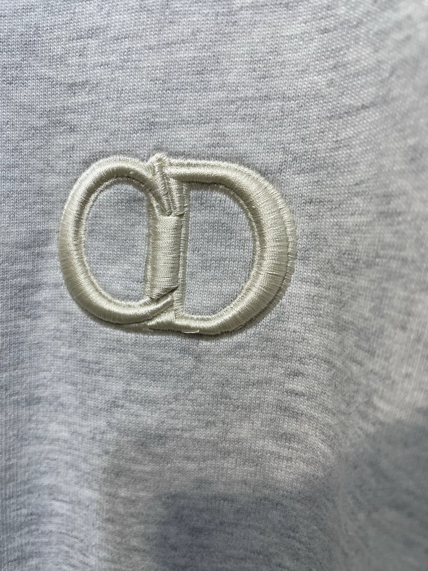 🅿️260 dior 🌟【Top replica】cd letters embroidered round neck short sleeves Process description: The color is custom-woven and dyed, with "cd" design on the chest. A perfect fashionable and trendy item! The oversize version is very slimming and can be worn with a T-skirt or shorts. Who wouldn’t love it? The texture of the custom-made fabrics is great and versatile for all seasons, and the styles are the same for men and women! ⚠️size:smlxl