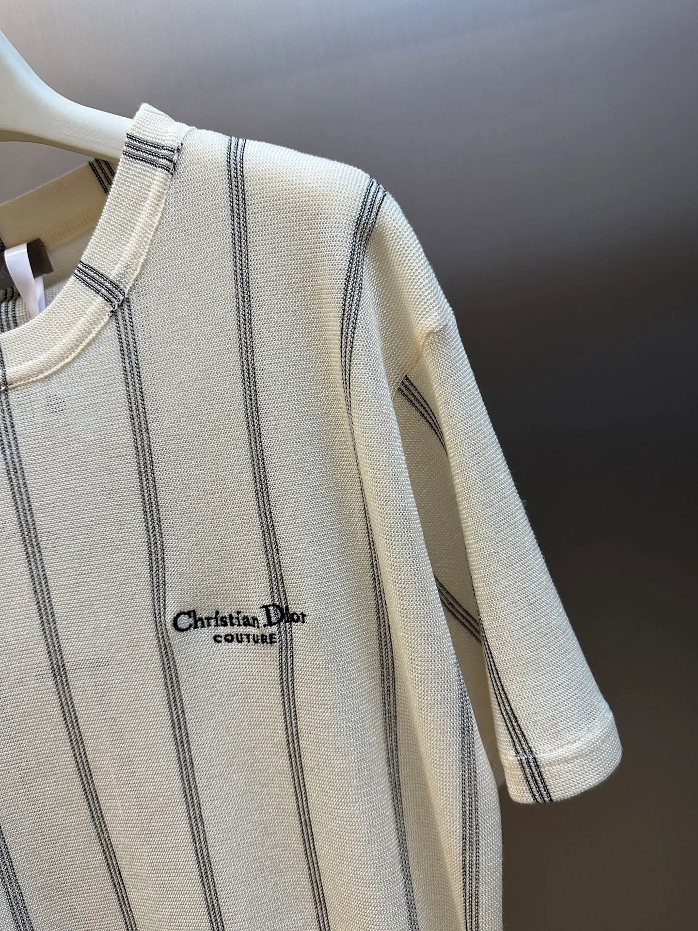 🅿️370 DIOR linen blended short-sleeves, customized 30% linen blended with hemp, imported embroidery, wool fermentation washing ⚠️Hand washing is recommended (this product is made of wool and is not easy to machine wash) size: s m l xl