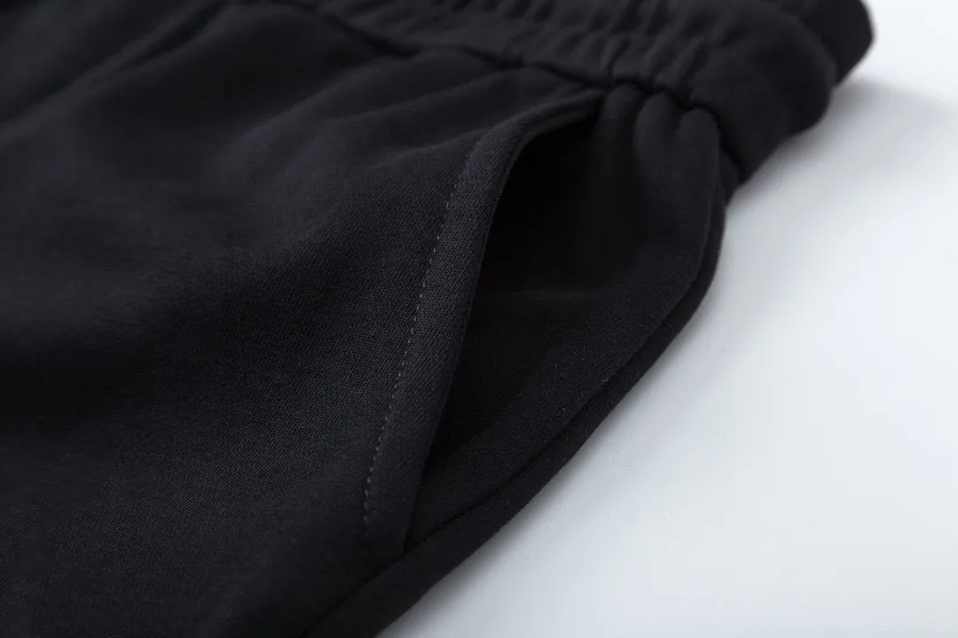 🅿️200 DIOR Dior classic hot style light luxury CD printed letter logo essential for daily commuting for men and women casual shorts ·Customized terry fabric ·Elastic + drawstring adjustable waist ·Waist label hangtag and three wash marks complete Color: Black Size: XS S M L