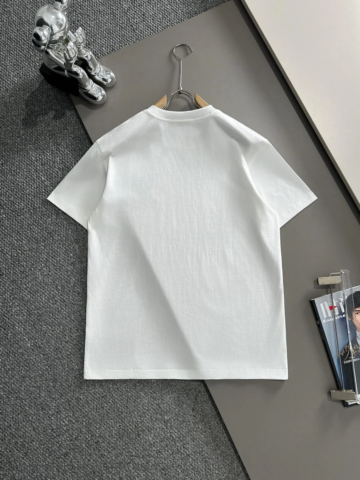 🅿️170 (arrives the next day) DIOR Dior co-branded Stone Island 2025 new heavy industry embroidered letter logo, same style for men and women, short-sleeved T-shirt ·Customized 260g 100% double yarn pure cotton fabric ·Imported Tajima machine embroidery technology ·Custom dyed 32 double-strand threads ·Collar tag and main mark three complete labels Color: White Size: XS S M L