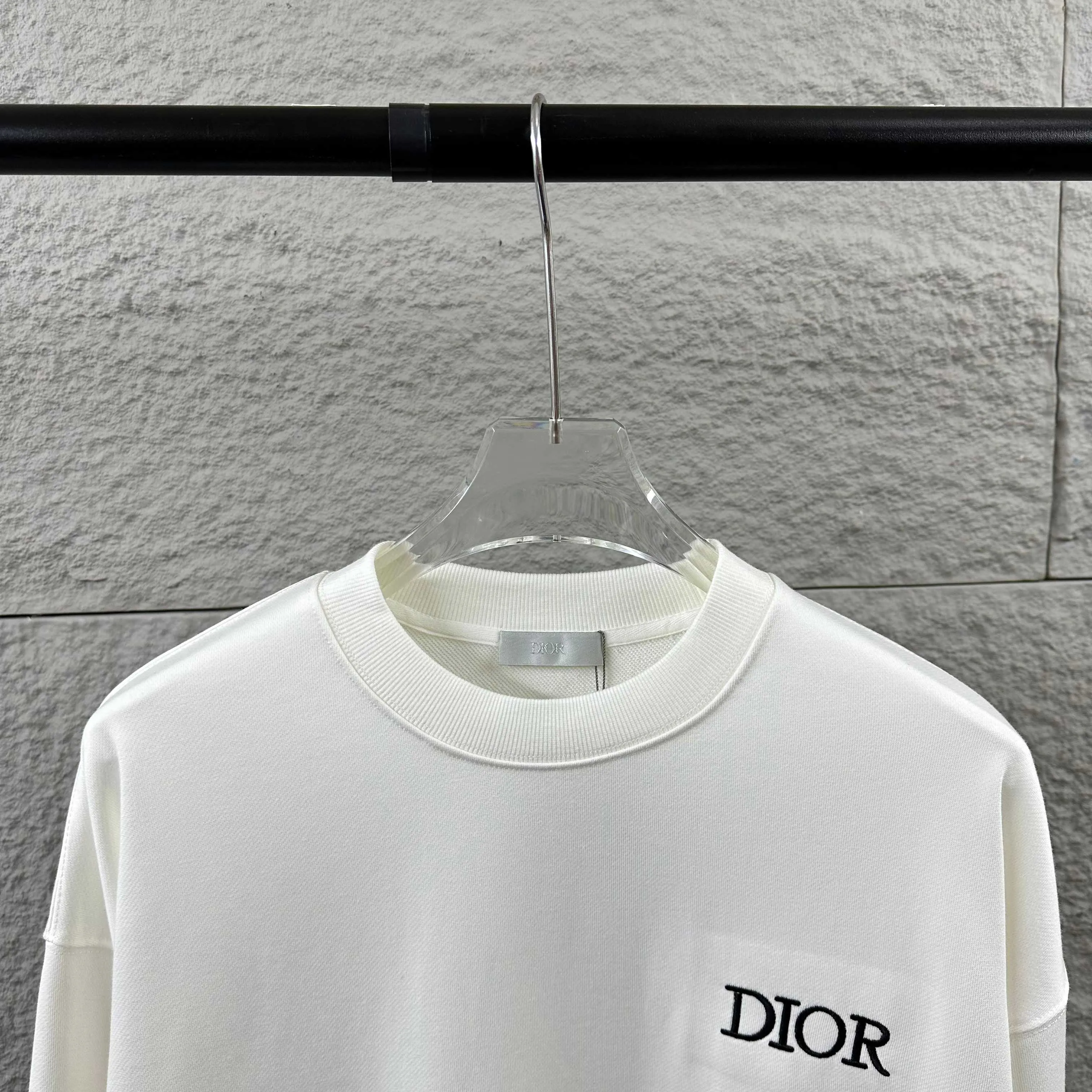 🅿️250 Dio* Christian Dior 2025 early autumn and winter new style Classic letters simple embroidery, simple and elegant Customized terry fabric Long-sleeved round neck sweatshirt Unisex Color: Black White Size: S (90-130 catties) M (120-150 catties) L (140-165 catties) XL (160-180 catties) XXL (180-210 pounds)