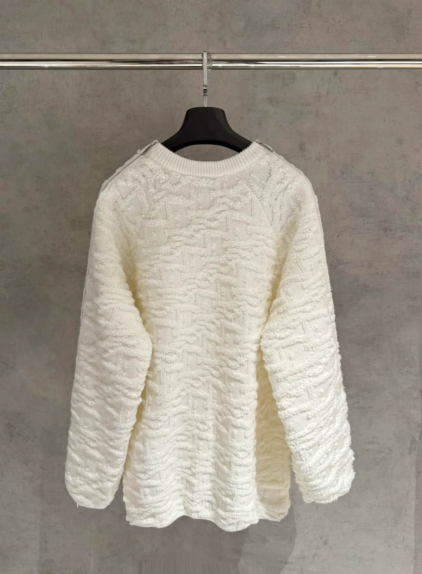 🅿️580 [Strict quality control] Dio* Dior wool blend round neck long-sleeved sweater. This sweater is new for autumn 2025 and displays the iconic Dior twill pattern. It is made of cotton-wool blend jacquard fabric and is printed with the Dior twill pattern in contrasting yarns. Wear it with a pair of tailored trousers in a coordinating tone for an elegant look, or pair it with a pair of jeans for a more casual look. Color: black/white/black gray/blue and white 4 colors Size: M-2Xl Same style for men and women