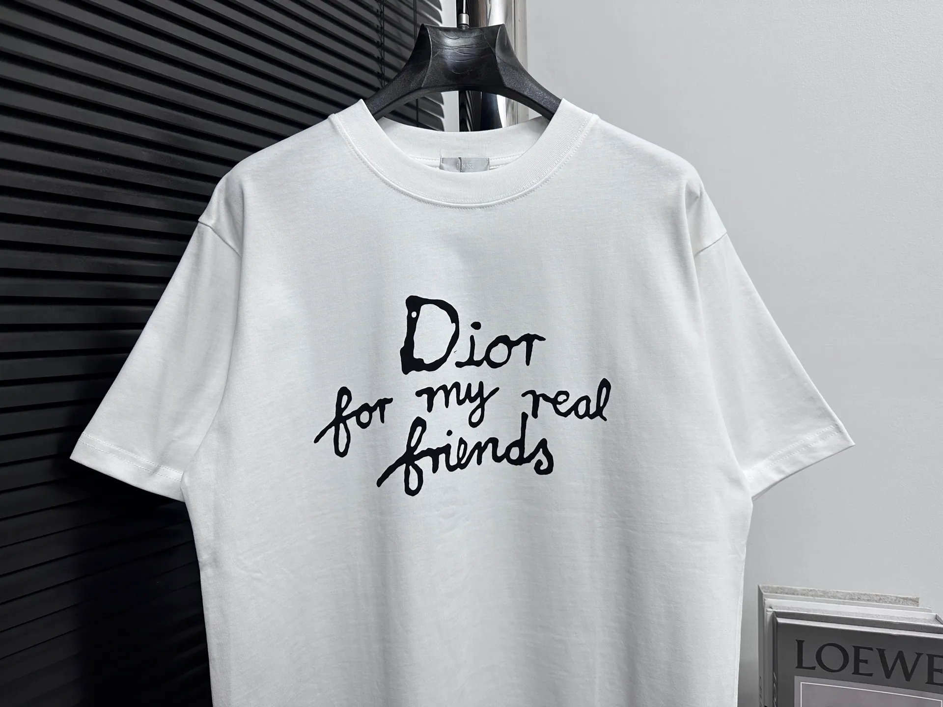 🅿️170 [Dior] Dior 25ss new letter short sleeves. Customized 280g same vat dyed fabric. Very comfortable to the touch. The latest brick cabinet in spring and summer is fashionable and versatile. It is very suitable for men and women. A must-have hangtag. Collar label. Washed wheat three labels are complete. Color: black white. Size: S-XL.