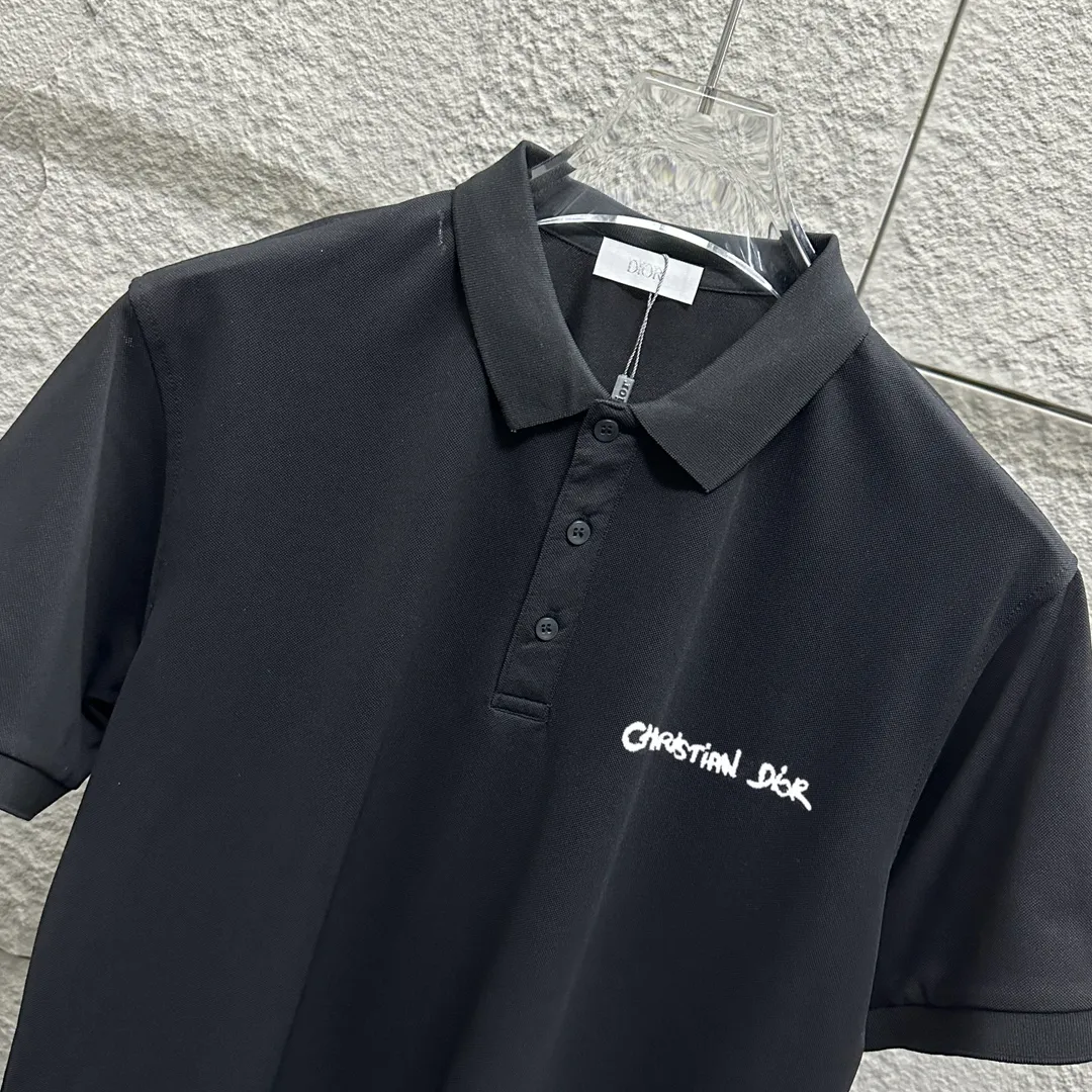 🅿️180 Dio*Dior* short-sleeved POLO 2025 spring and summer new style Simple letter embroidered pique fabric Short-sleeved polo stand-up collar Unisex Size: M L XL 2XL 3XL Color: Black White