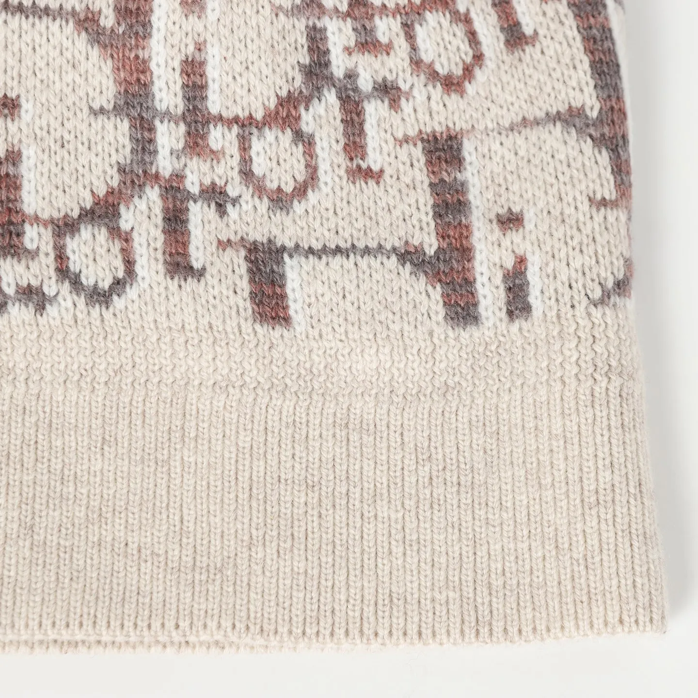 🅿️650 [Wool] Dior/Dior presbyopic all-over printed wool cardigan is made of 100% wool. The weaving method uses 10 medium-thick and fine grains. It is woven on an imported wool loom. The sweater reinterprets Dior's classic Oblique printing pattern. Crafted from sheep wool jacquard with ribbed details for a classic silhouette. Can be paired with a variety of outfits to show off your personality. size: S M L XL