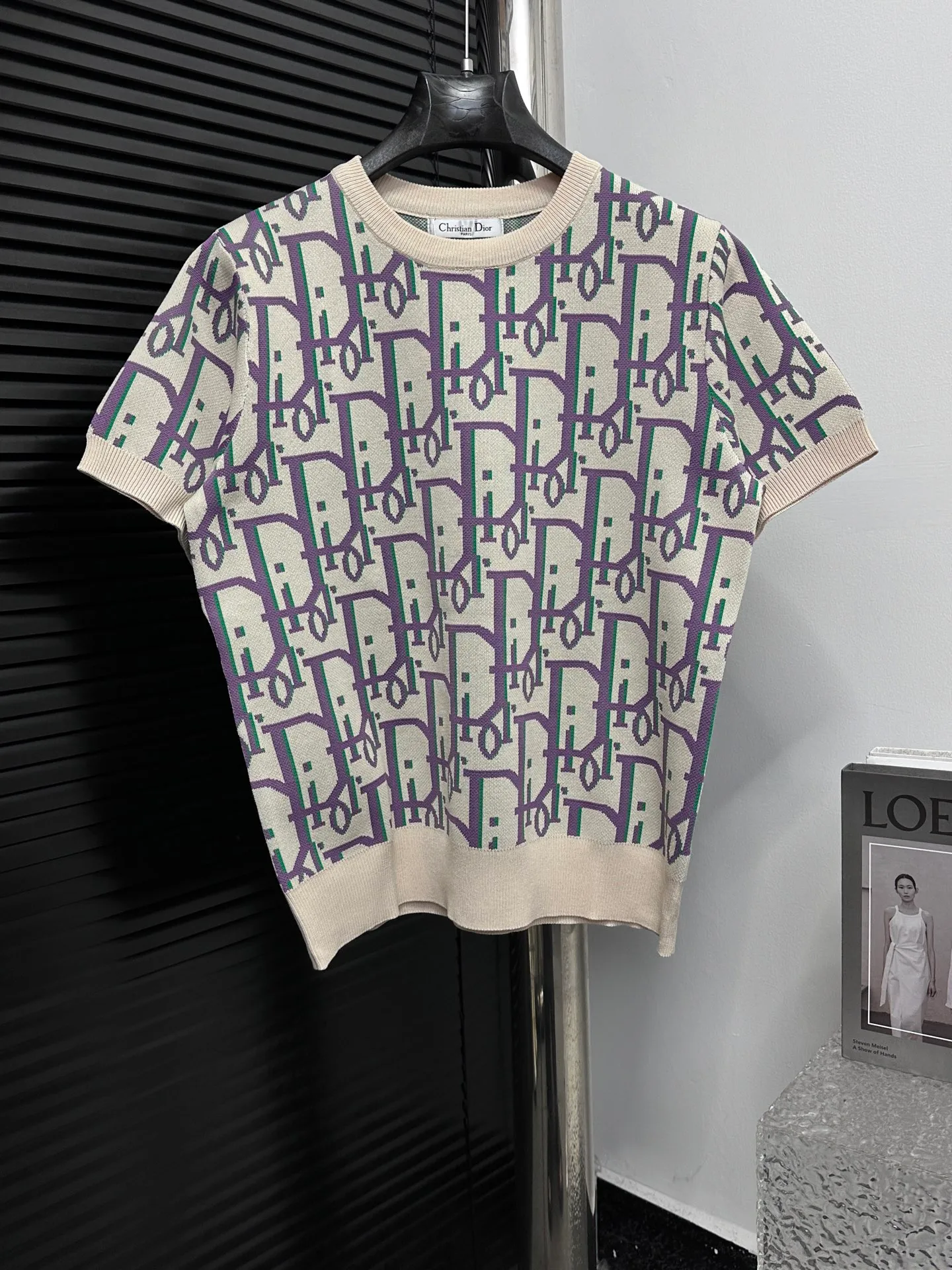🅿️180 [Dior] Dior’s 2025 new pure cotton knitted 🧶 short-sleeved T-shirt, the same style for men and women, light luxury and high-end, versatile and slim, can be easily worn by men and women! The quality is so fine that you can zoom in to see the details. Three complete standards. Size: S-XL