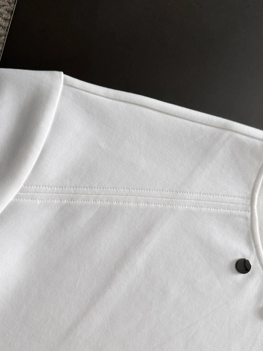 🅿️270 shipped next day Dior 2025 summer new style (top quality, differentiated currency) launches double yarn pure cotton fabric short sleeves, spring and summer catwalk style, personalized and exclusive style, same style for men and women, using imported custom-dyed fabrics, chain bottom back collar, fully shoulder-covering, no deformation or shrinkage when exposed to water, SIZE: M to 3XL