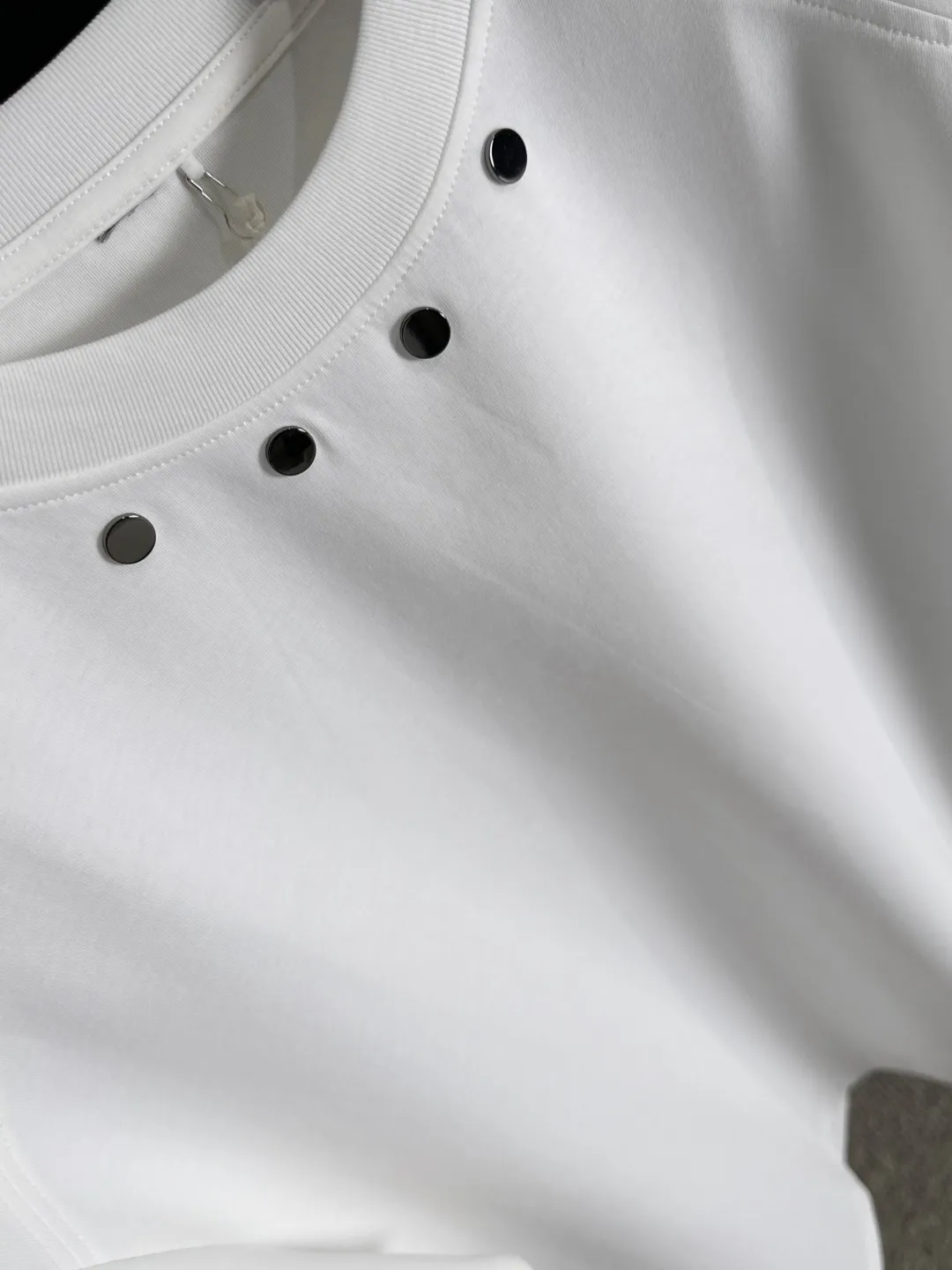 🅿️270 shipped next day Dior 2025 summer new style (top quality, differentiated currency) launches double yarn pure cotton fabric short sleeves, spring and summer catwalk style, personalized and exclusive style, same style for men and women, using imported custom-dyed fabrics, chain bottom back collar, fully shoulder-covering, no deformation or shrinkage when exposed to water, SIZE: M to 3XL